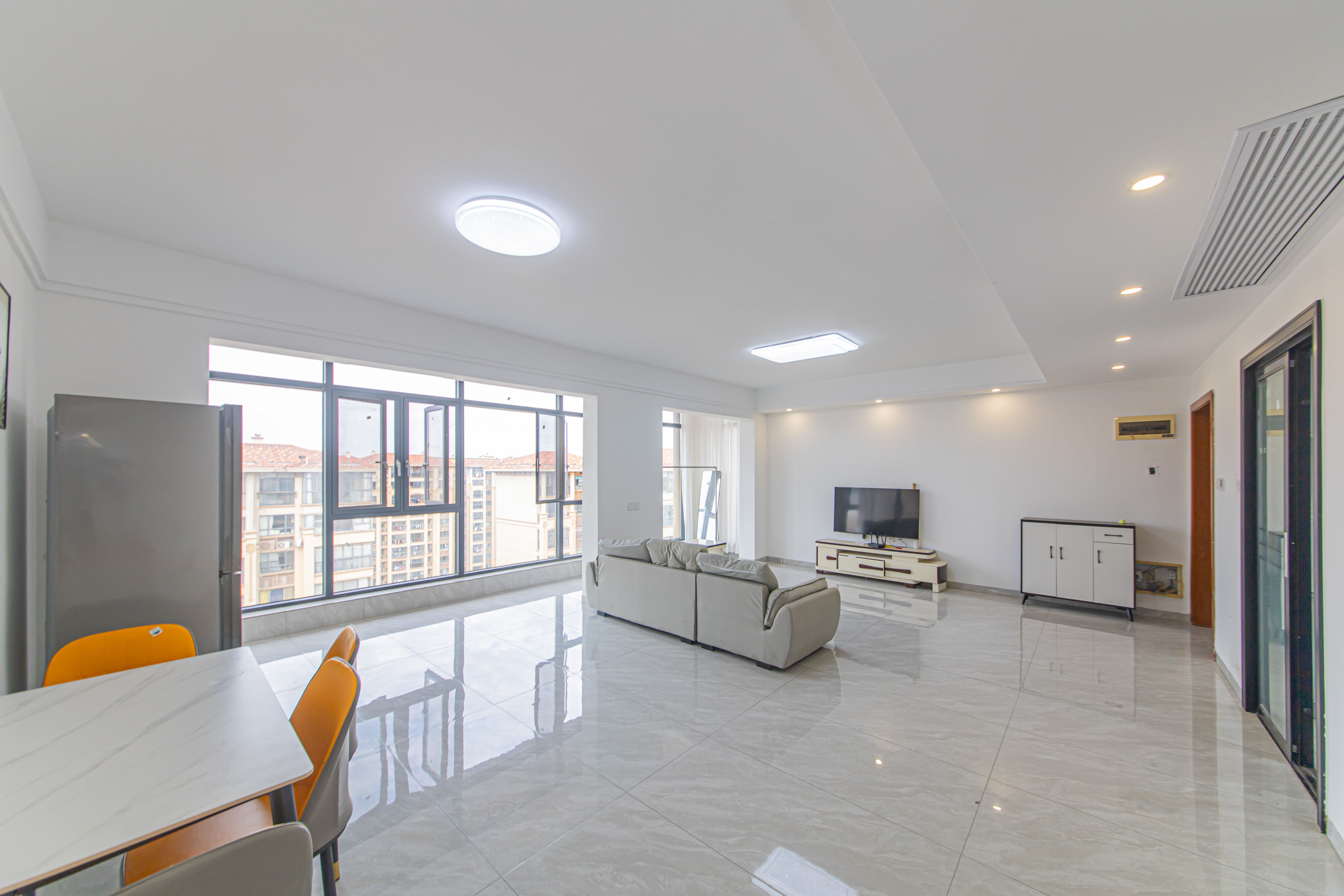 中建芙蓉嘉苑 3室2厅2卫 108.0万 中建芙蓉嘉苑 3室2厅2卫 108.0万客厅