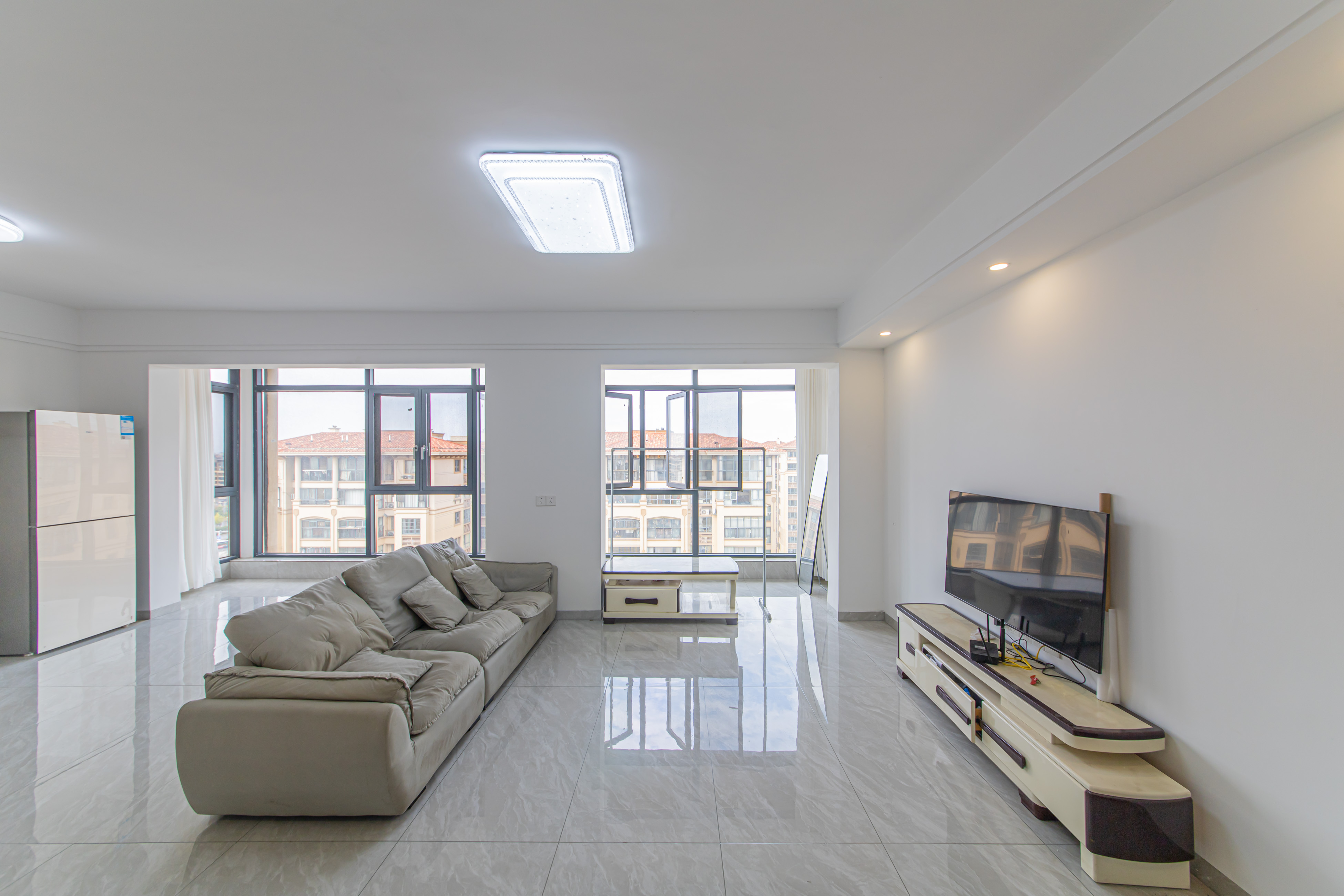 中建芙蓉嘉苑 3室2厅2卫 108.0万 中建芙蓉嘉苑 3室2厅2卫 108.0万客厅