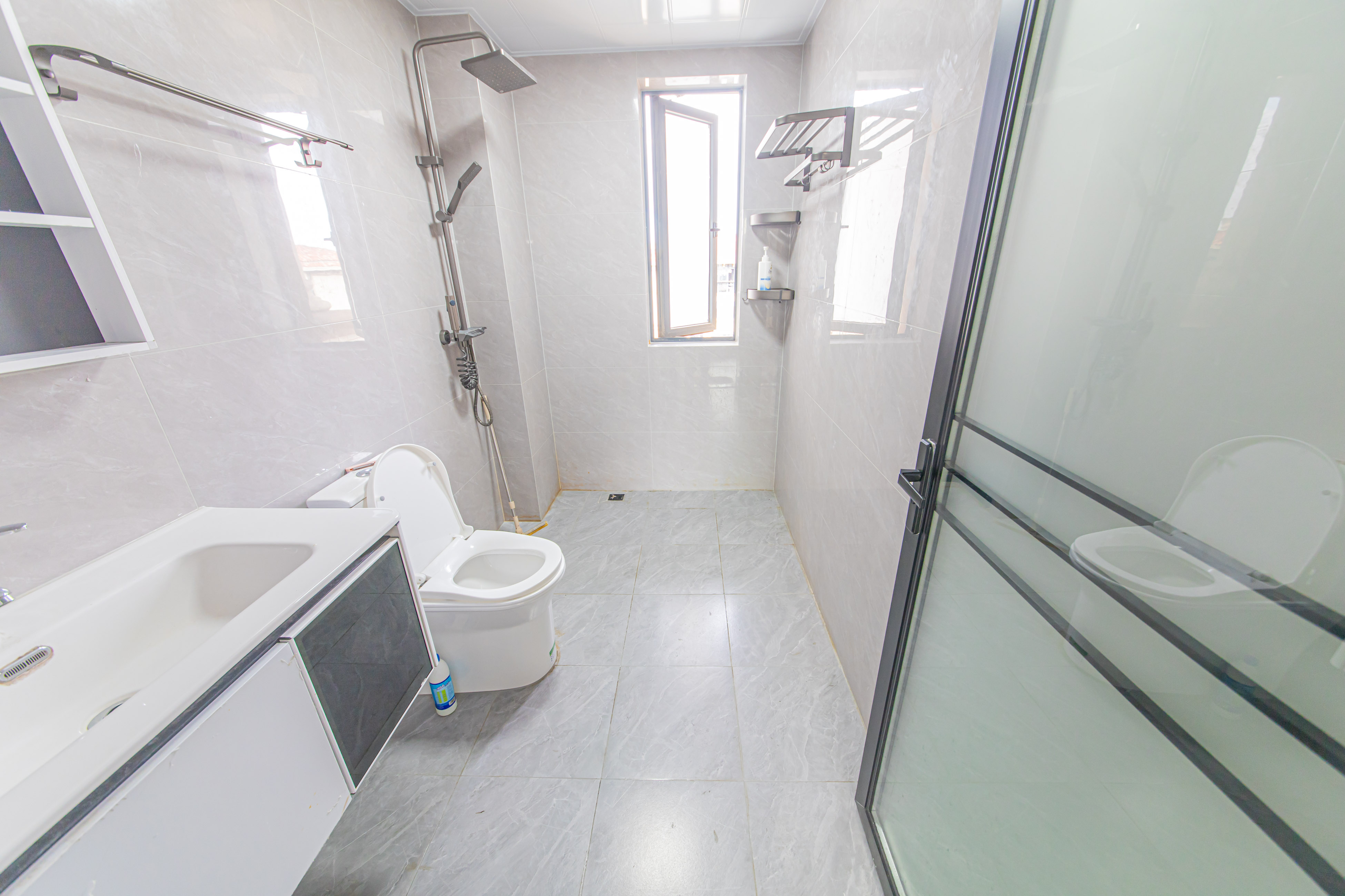 中建芙蓉嘉苑 3室2厅2卫 108.0万 中建芙蓉嘉苑 3室2厅2卫 108.0万卫生间