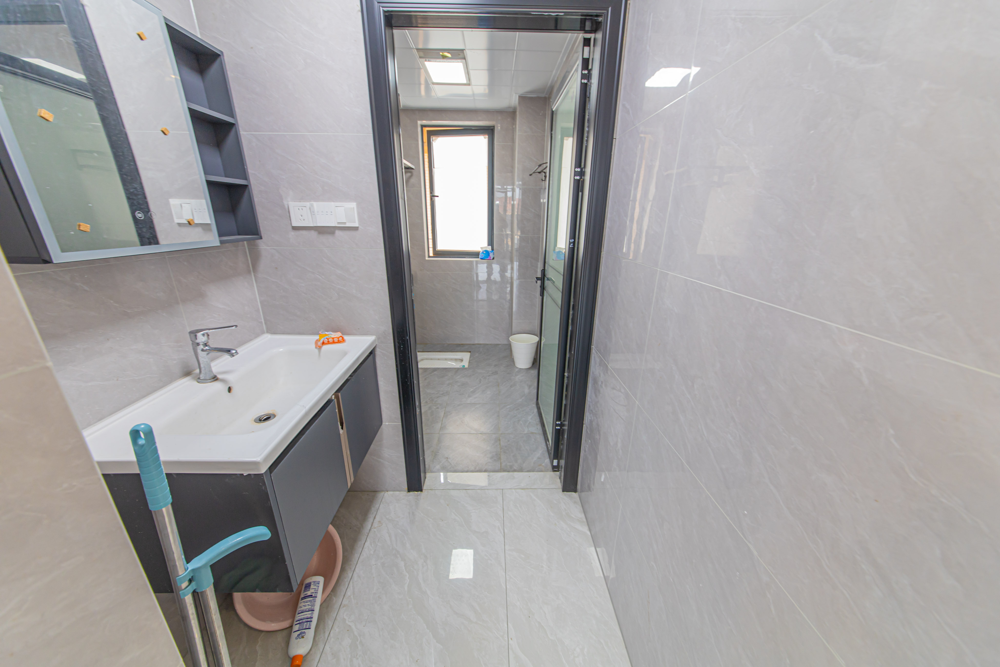 中建芙蓉嘉苑 3室2厅2卫 108.0万 中建芙蓉嘉苑 3室2厅2卫 108.0万卫生间