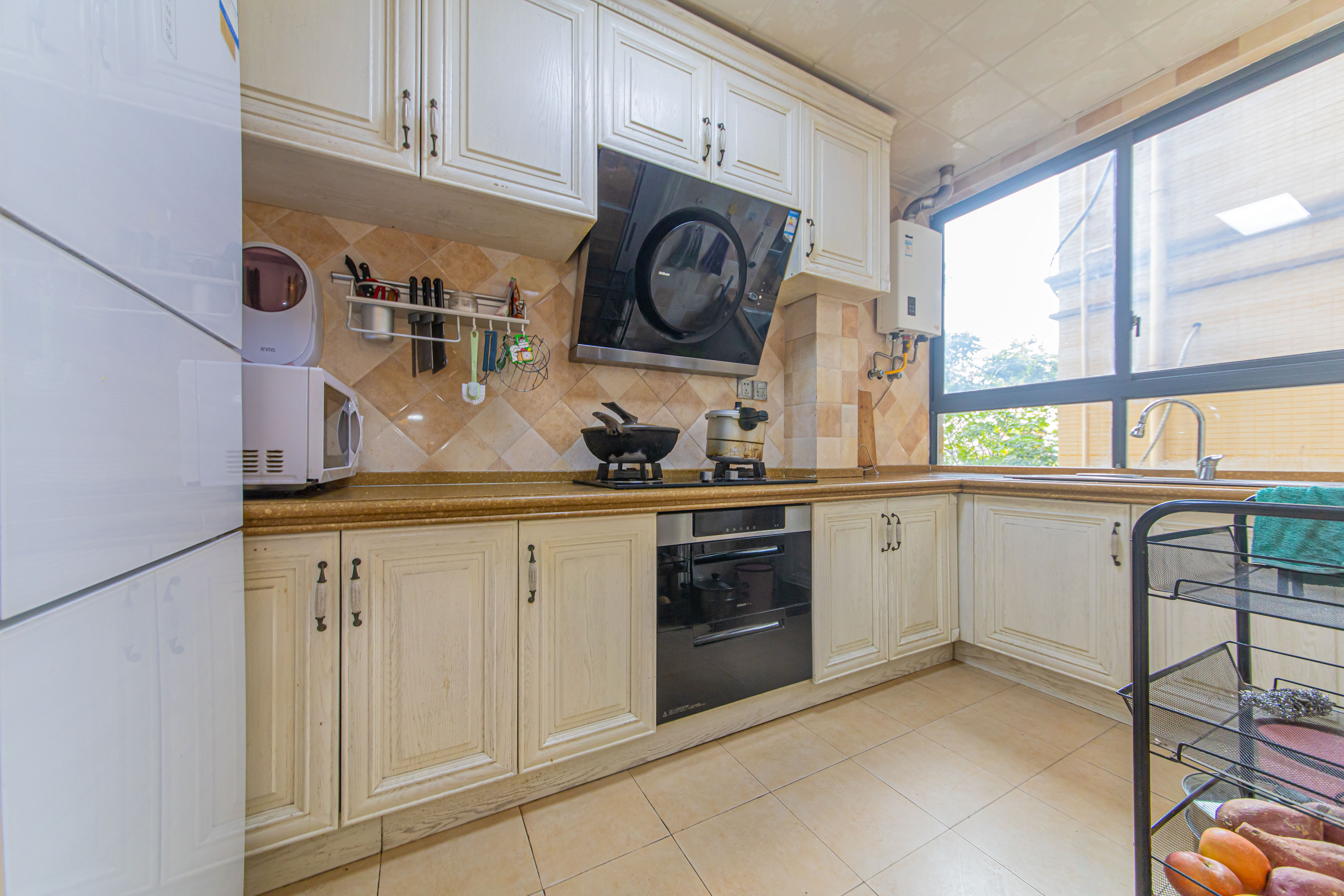 中建芙蓉嘉苑 3室2厅2卫 135.0万 中建芙蓉嘉苑 3室2厅2卫 135.0万厨房