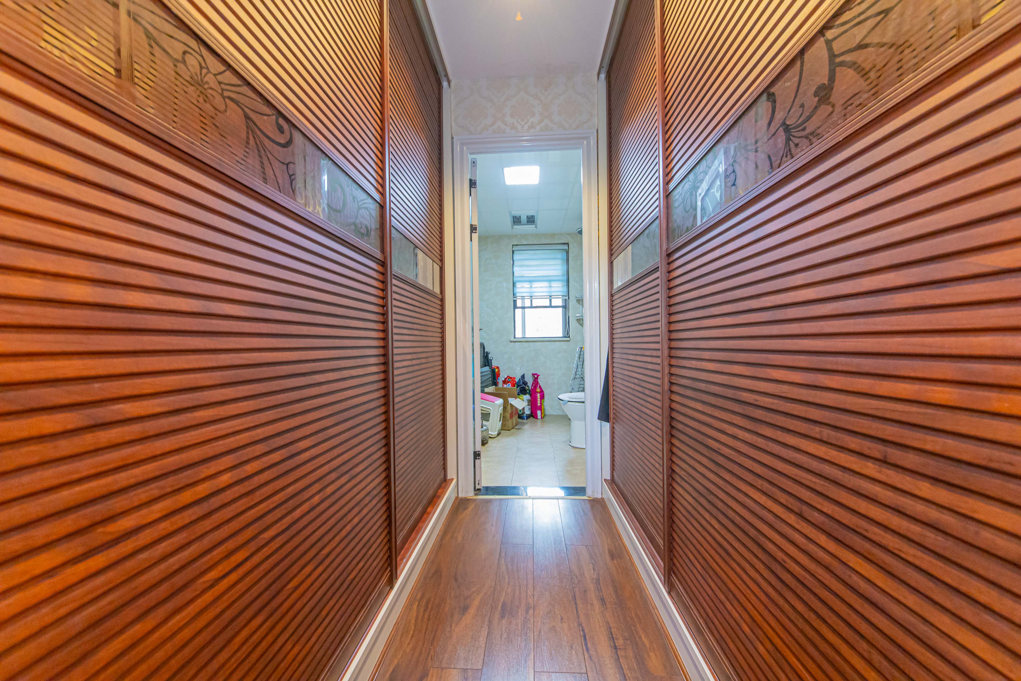 中建芙蓉嘉苑 3室2厅2卫 135.0万 中建芙蓉嘉苑 3室2厅2卫 135.0万卫生间