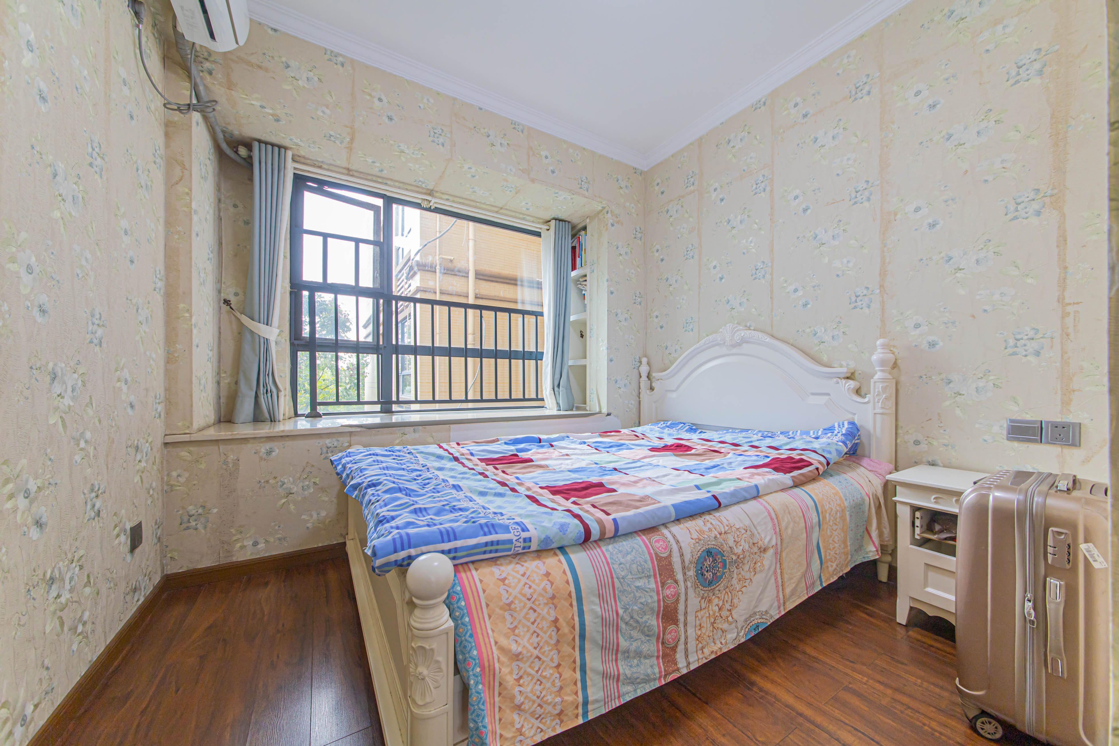 中建芙蓉嘉苑 3室2厅2卫 135.0万 中建芙蓉嘉苑 3室2厅2卫 135.0万卧室