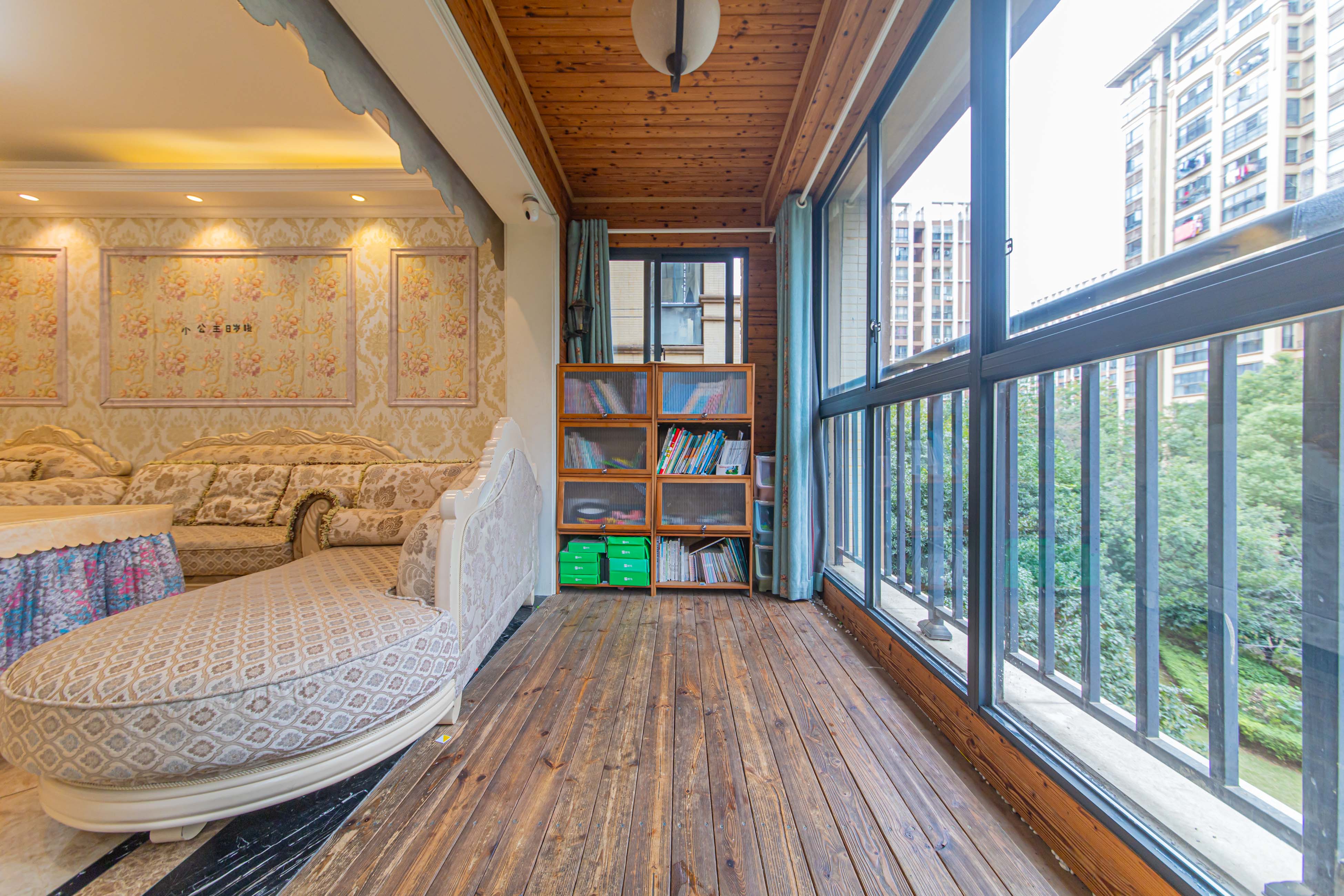 中建芙蓉嘉苑 3室2厅2卫 135.0万 中建芙蓉嘉苑 3室2厅2卫 135.0万阳台