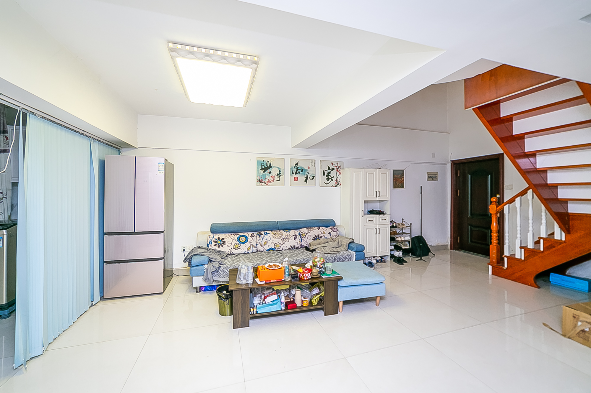 南国嘉苑  2室2厅1卫    68.0万 南国嘉苑  2室2厅1卫    68.0万客厅