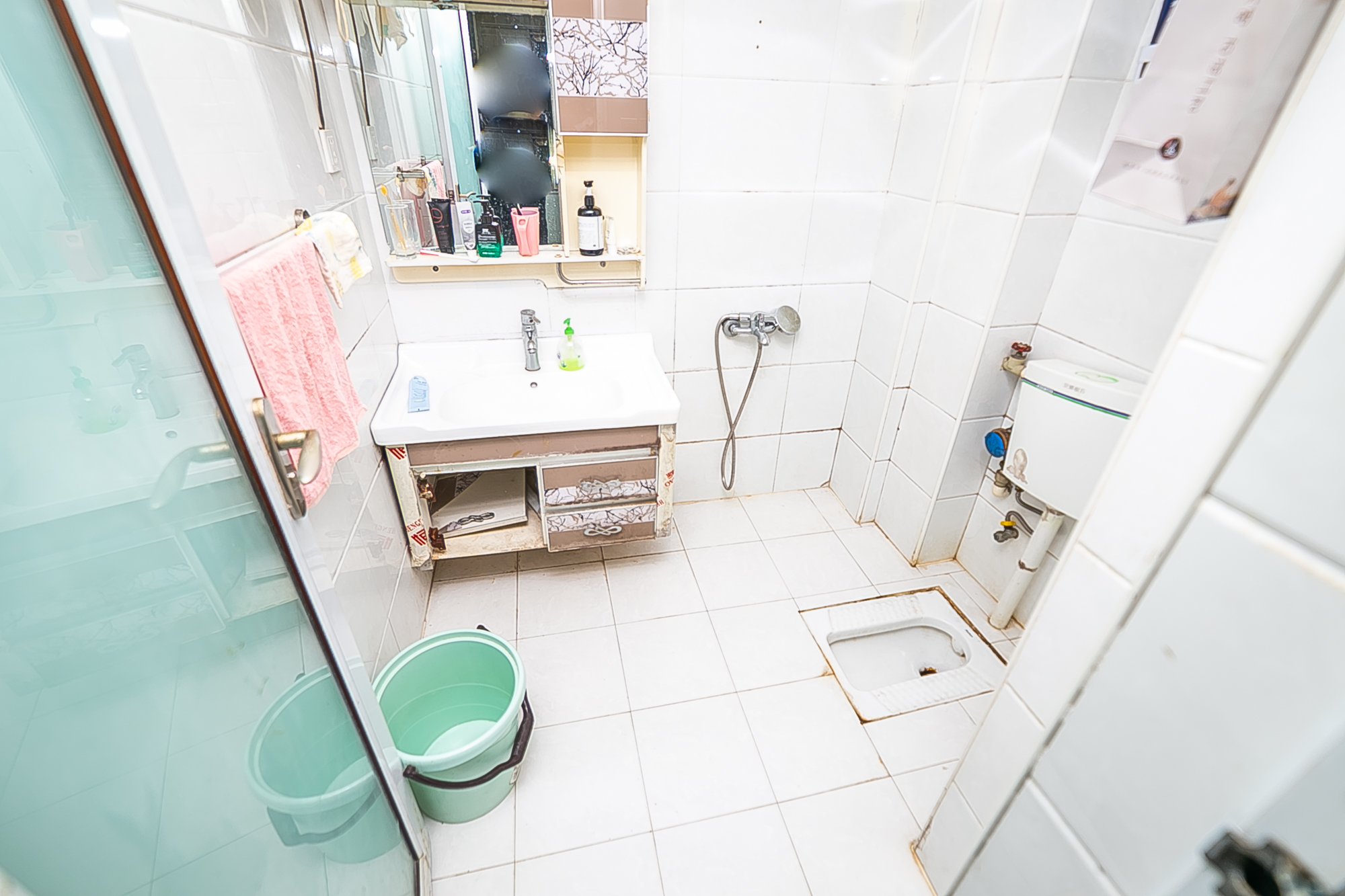 南国嘉苑  2室2厅1卫    68.0万 南国嘉苑  2室2厅1卫    68.0万卫生间