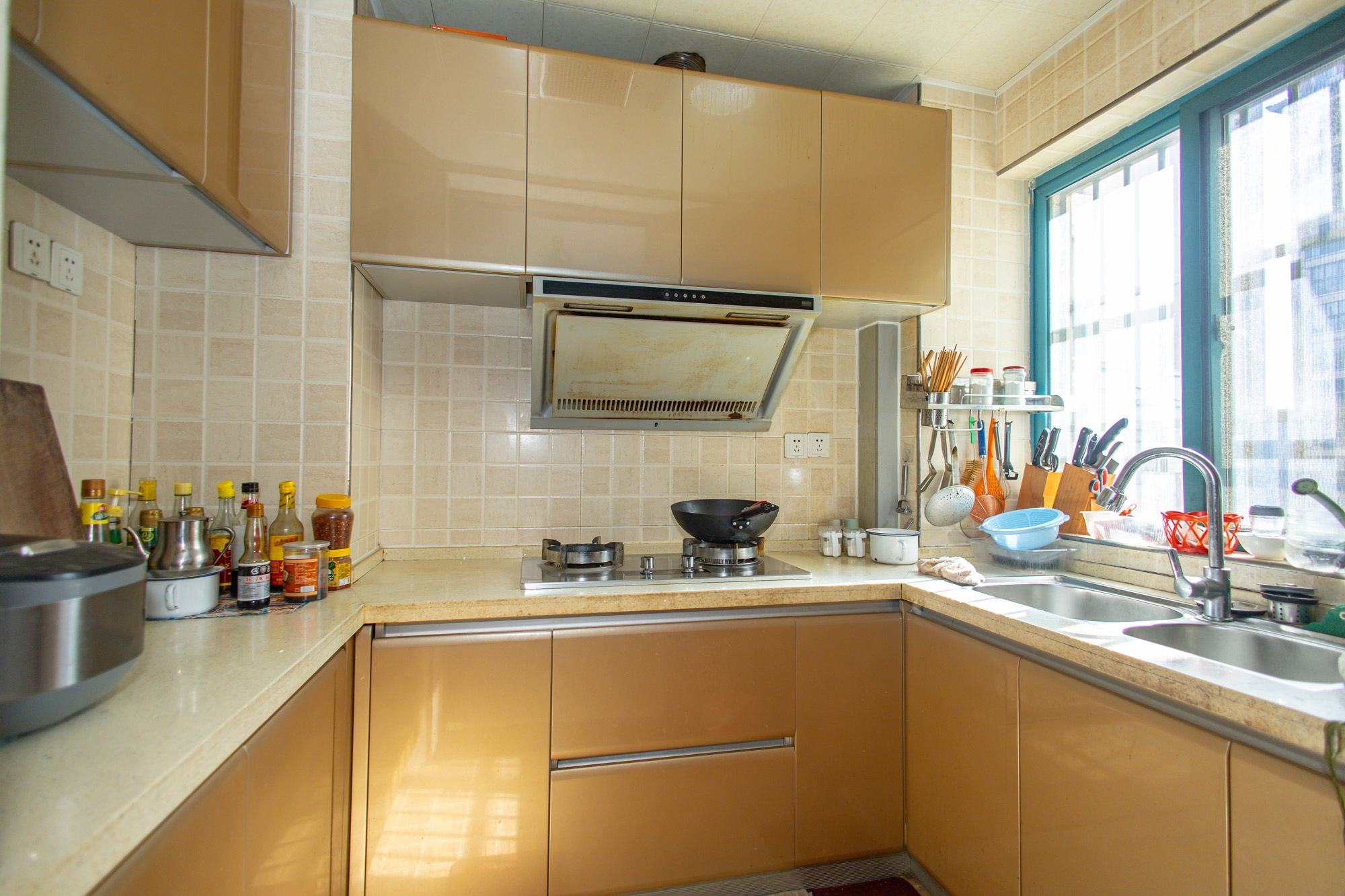 蝴蝶谷 3室2厅1卫 63.8万 蝴蝶谷 3室2厅1卫 63.8万厨房