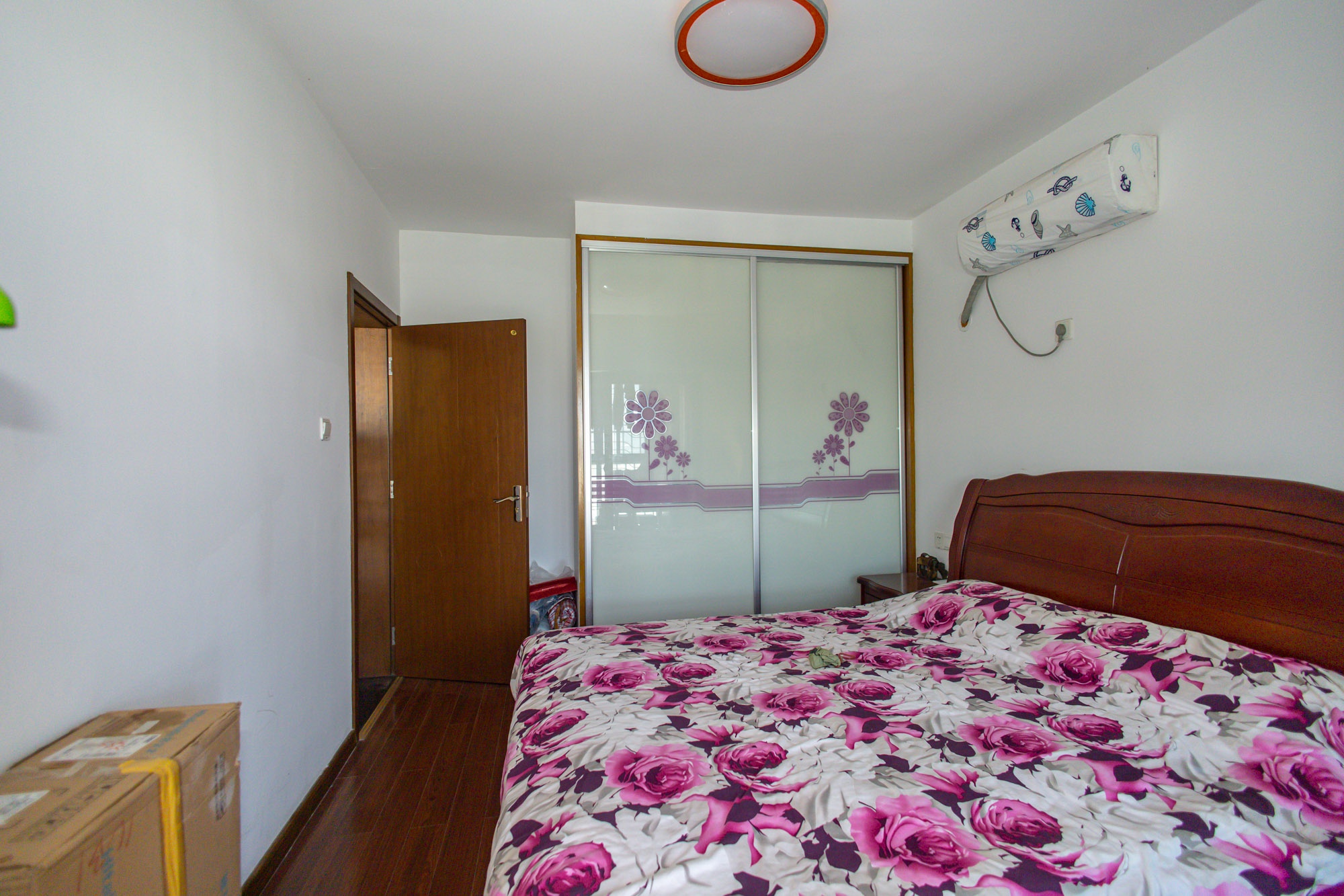 蝴蝶谷 3室2厅1卫 63.8万 蝴蝶谷 3室2厅1卫 63.8万卧室