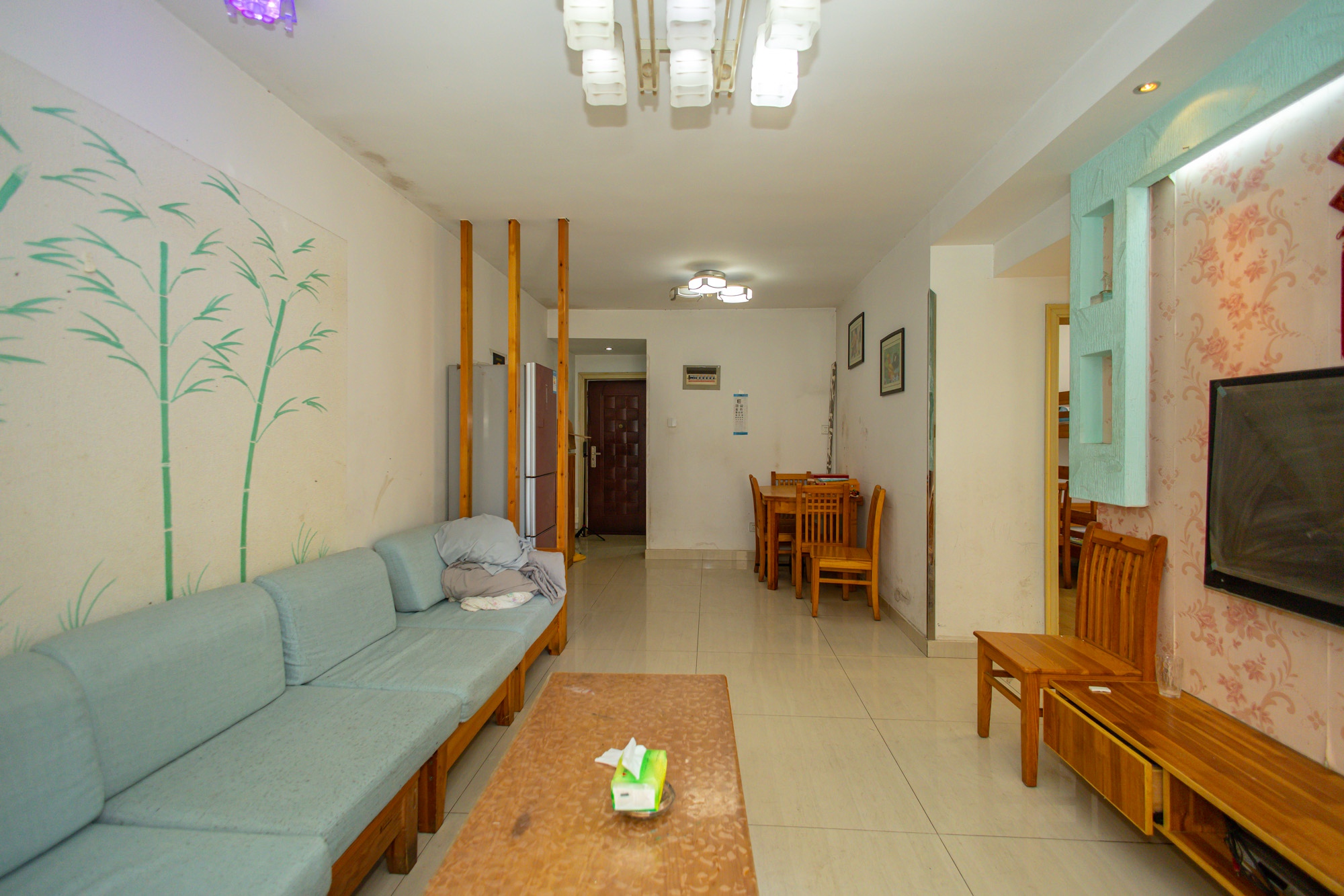 蝴蝶谷 2室2厅1卫 39.8万 蝴蝶谷 2室2厅1卫 39.8万客厅