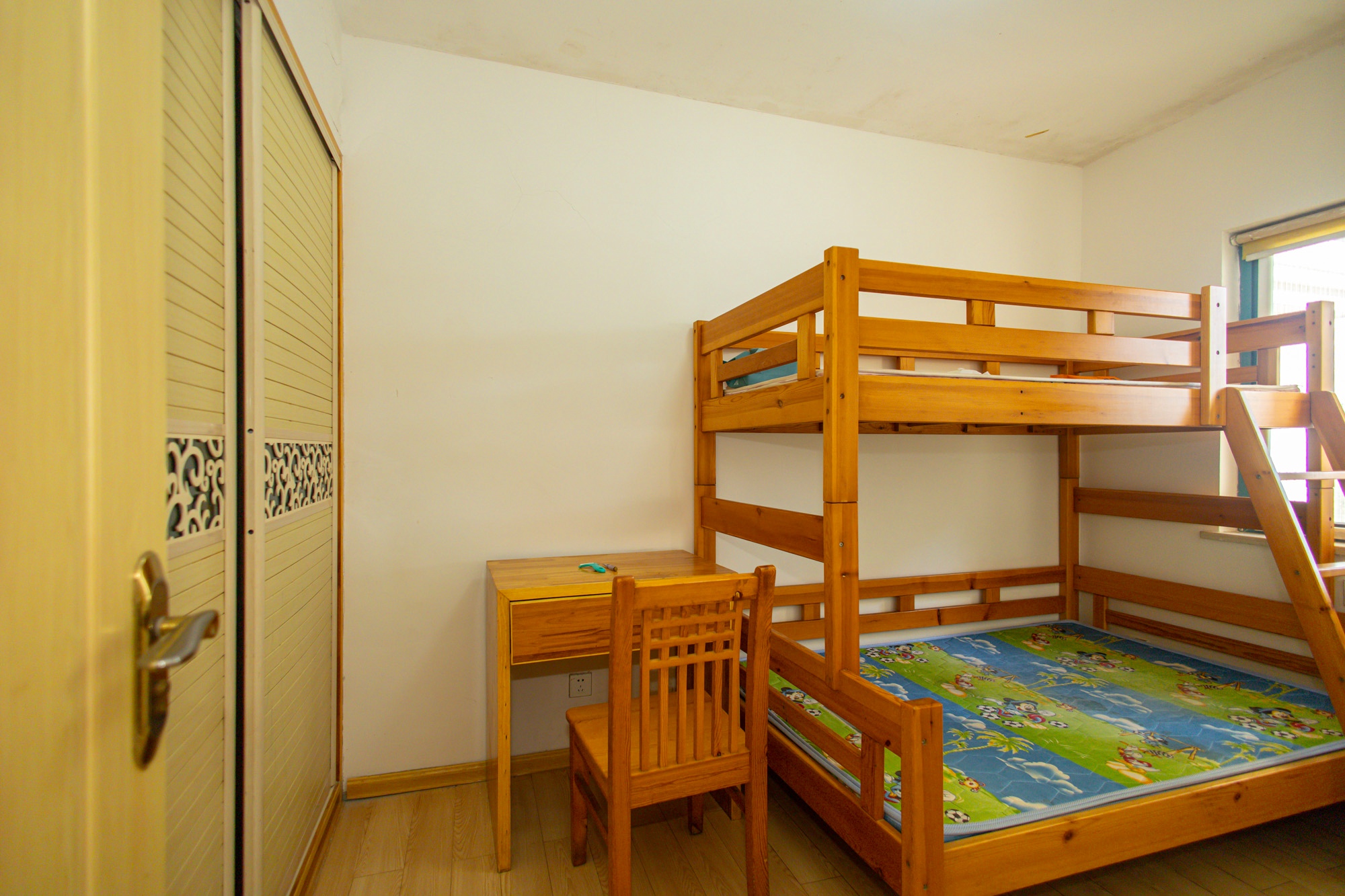 蝴蝶谷 2室2厅1卫 39.8万 蝴蝶谷 2室2厅1卫 39.8万卧室