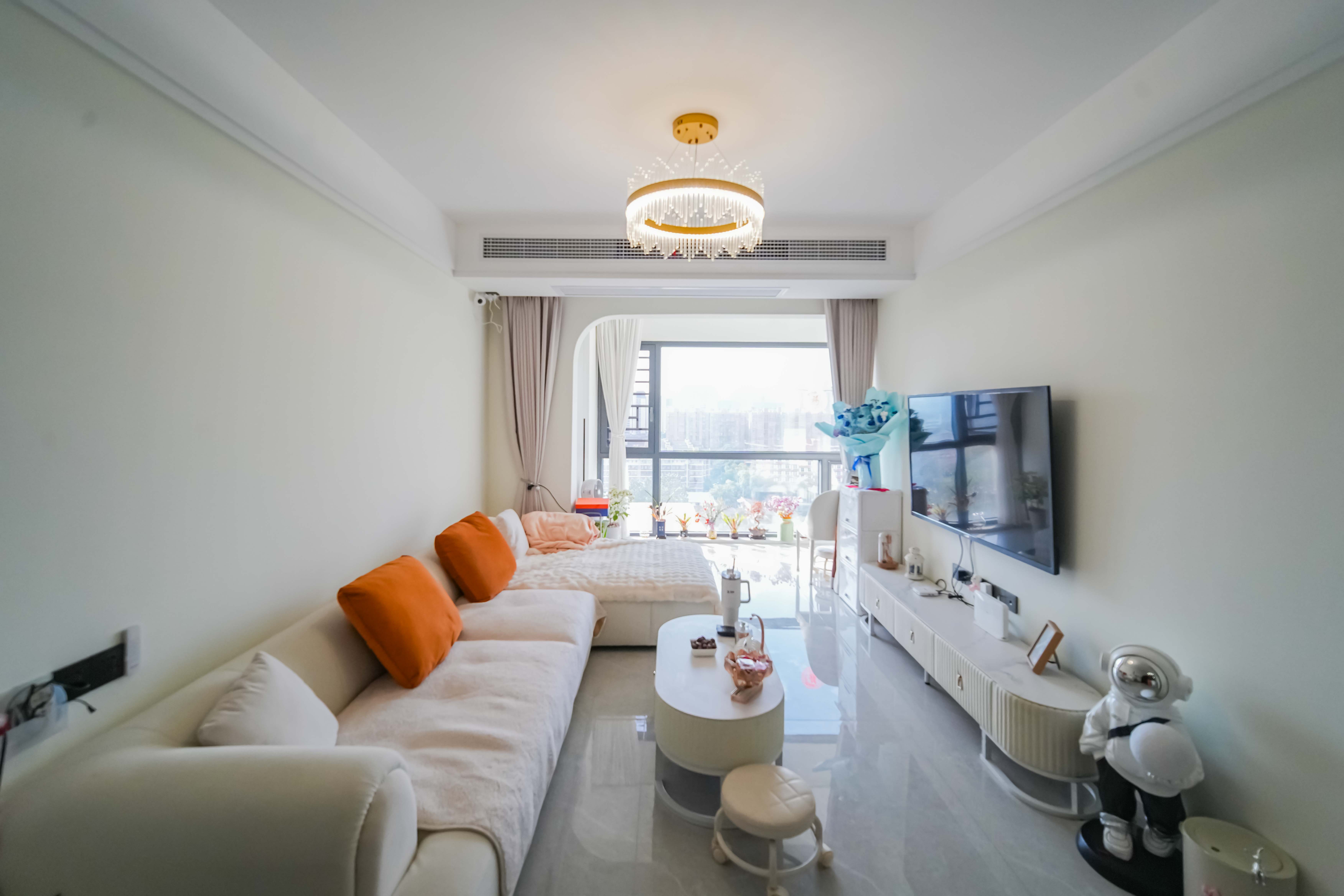 卓越伊景苑  3室2厅2卫    126.0万 卓越伊景苑  3室2厅2卫    126.0万客厅