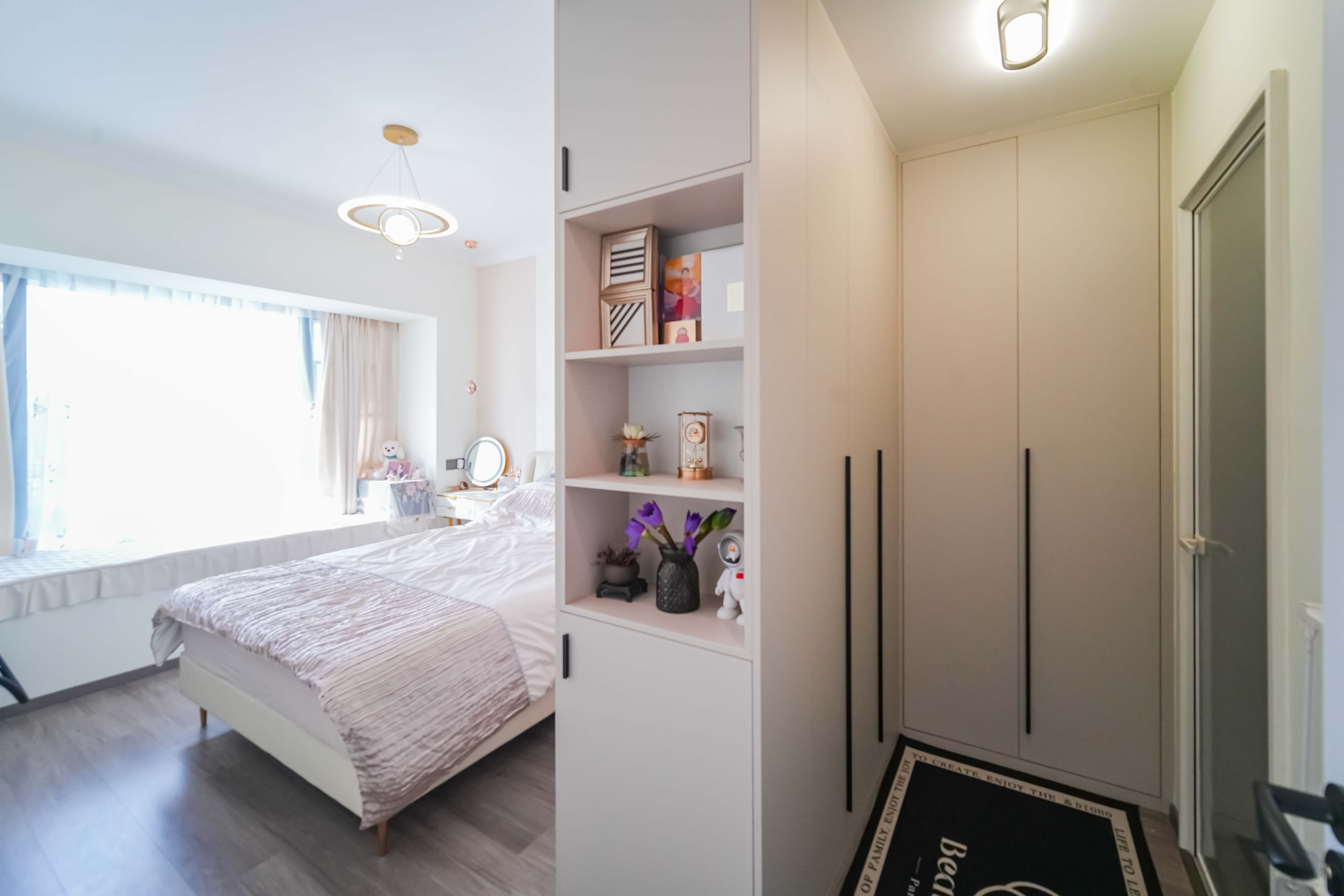 卓越伊景苑  3室2厅2卫    126.0万 卓越伊景苑  3室2厅2卫    126.0万卧室