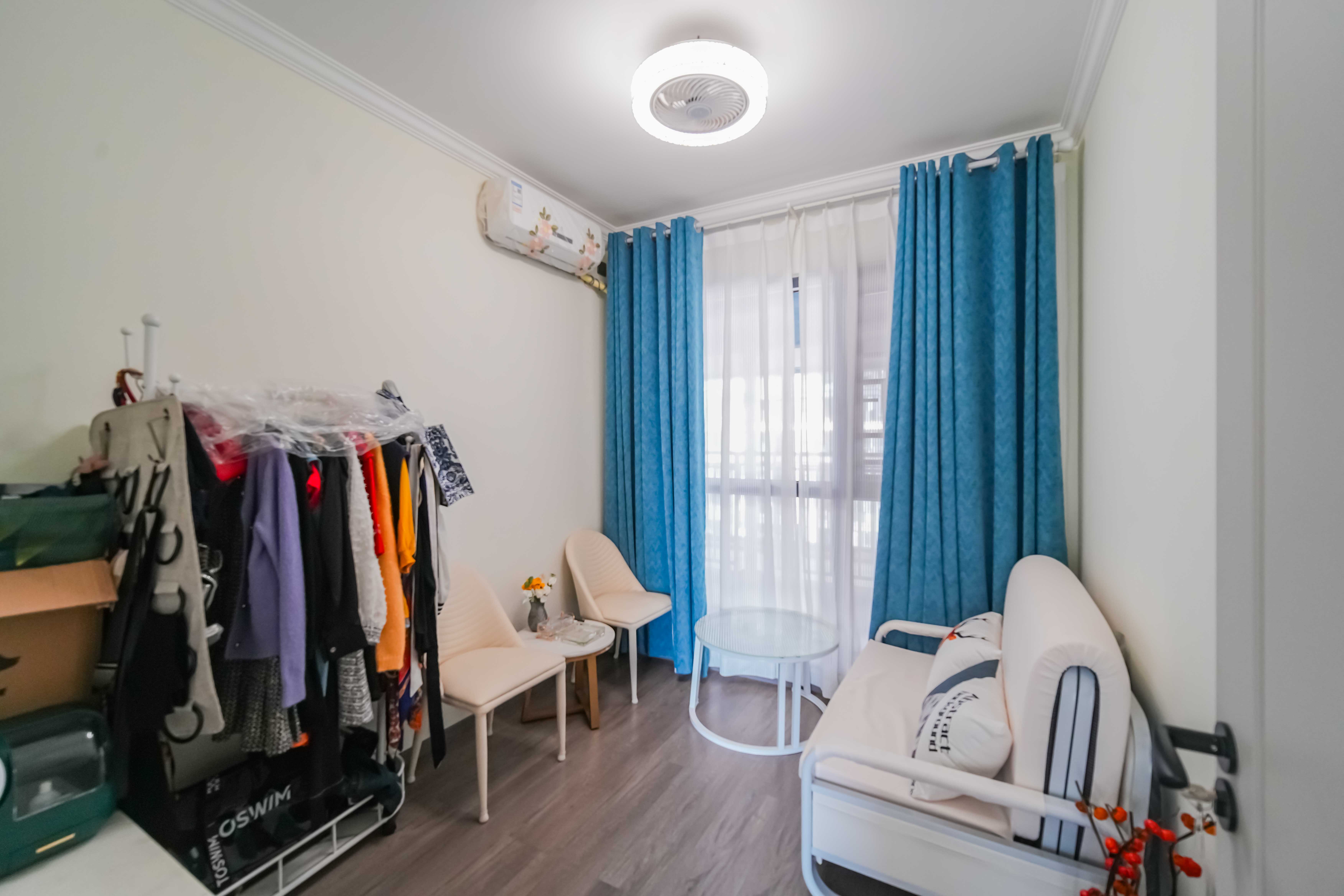 卓越伊景苑  3室2厅2卫    126.0万 卓越伊景苑  3室2厅2卫    126.0万卧室