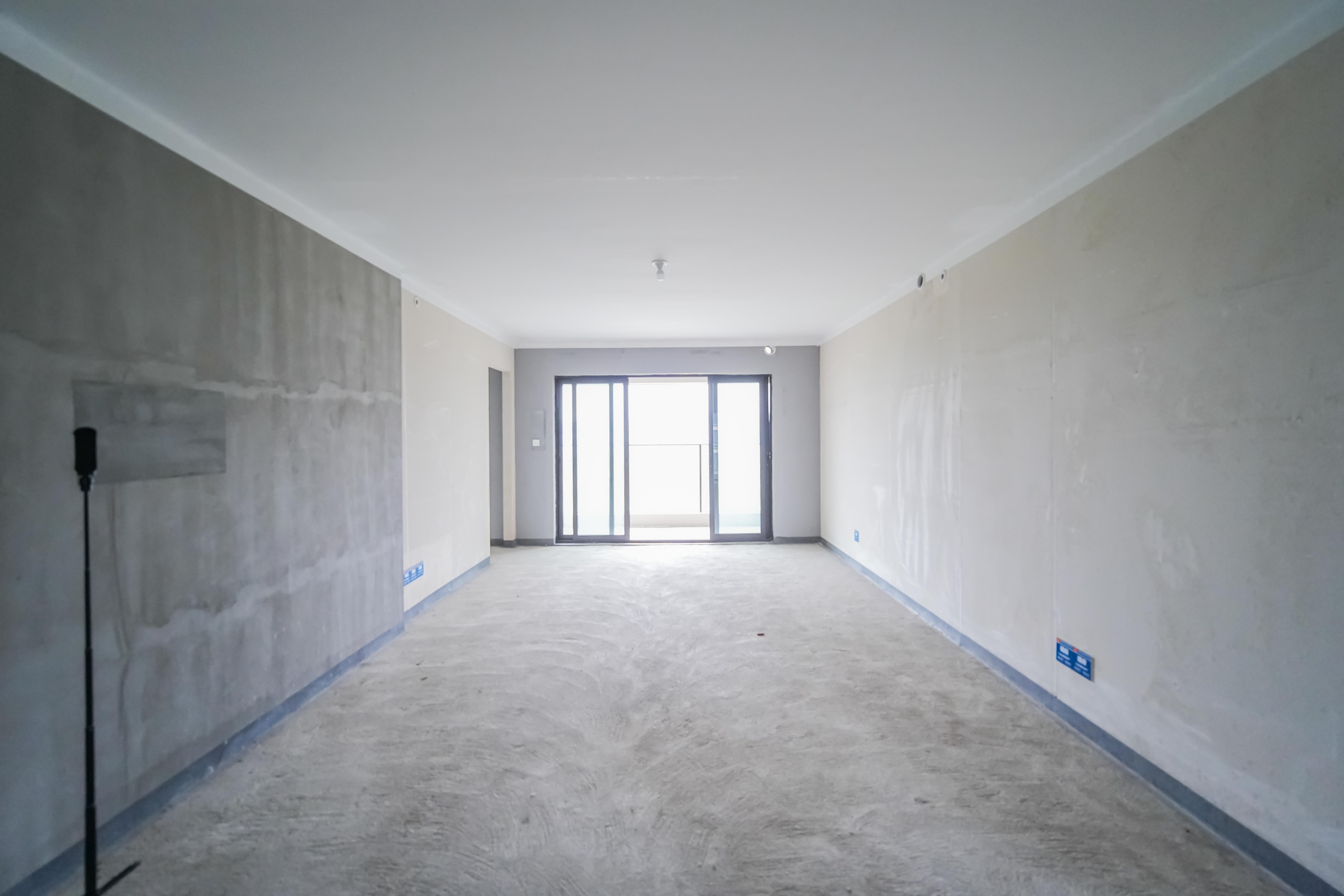 建发玖洲和玺  4室2厅2卫   155.00万其他