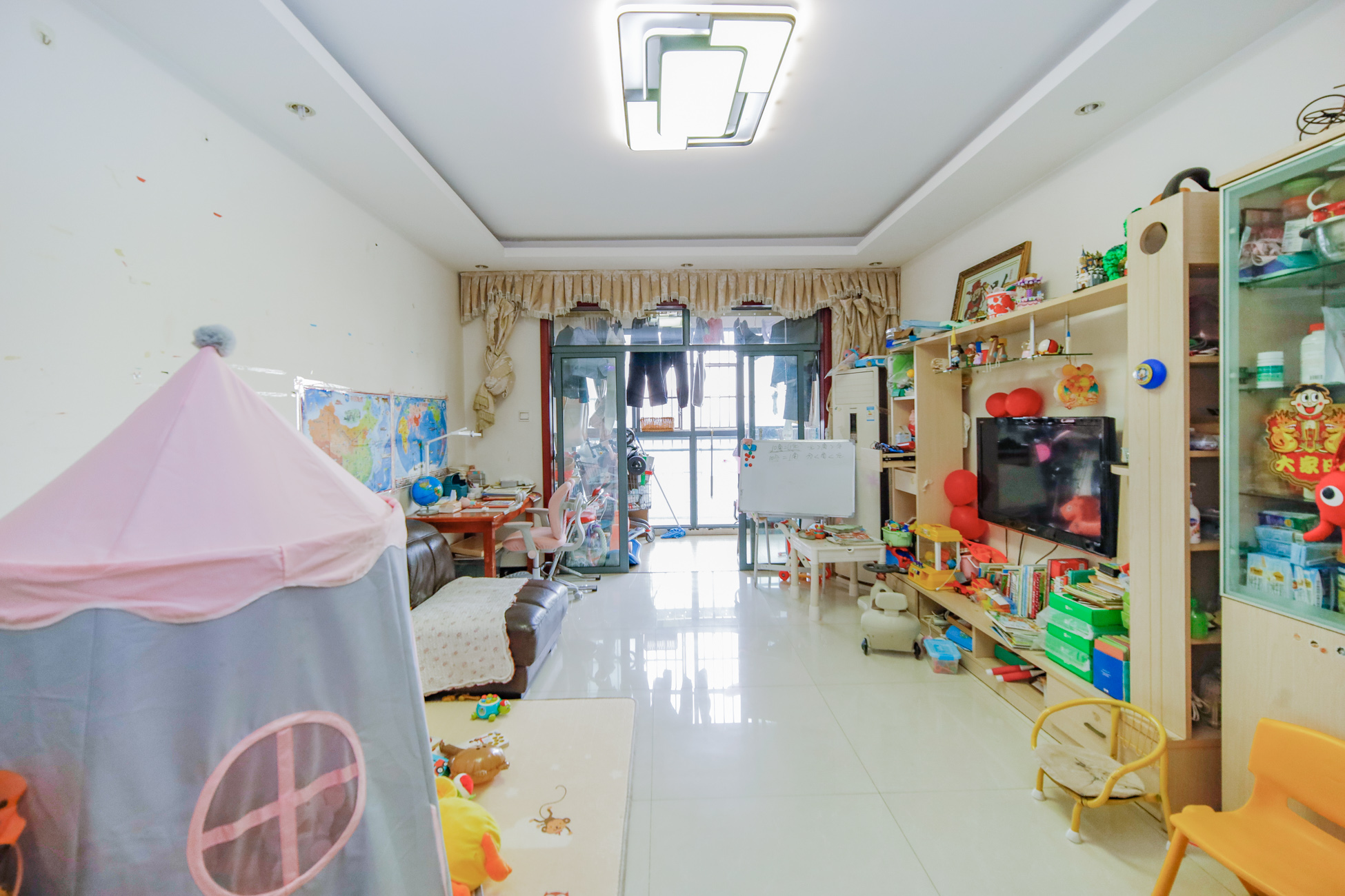 巢之恋  2室2厅1卫   76.00万客厅