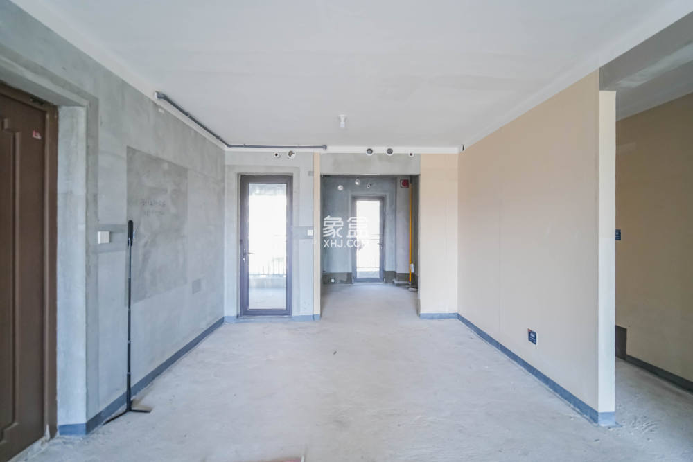 建发玖洲和玺  4室2厅2卫    180.0万