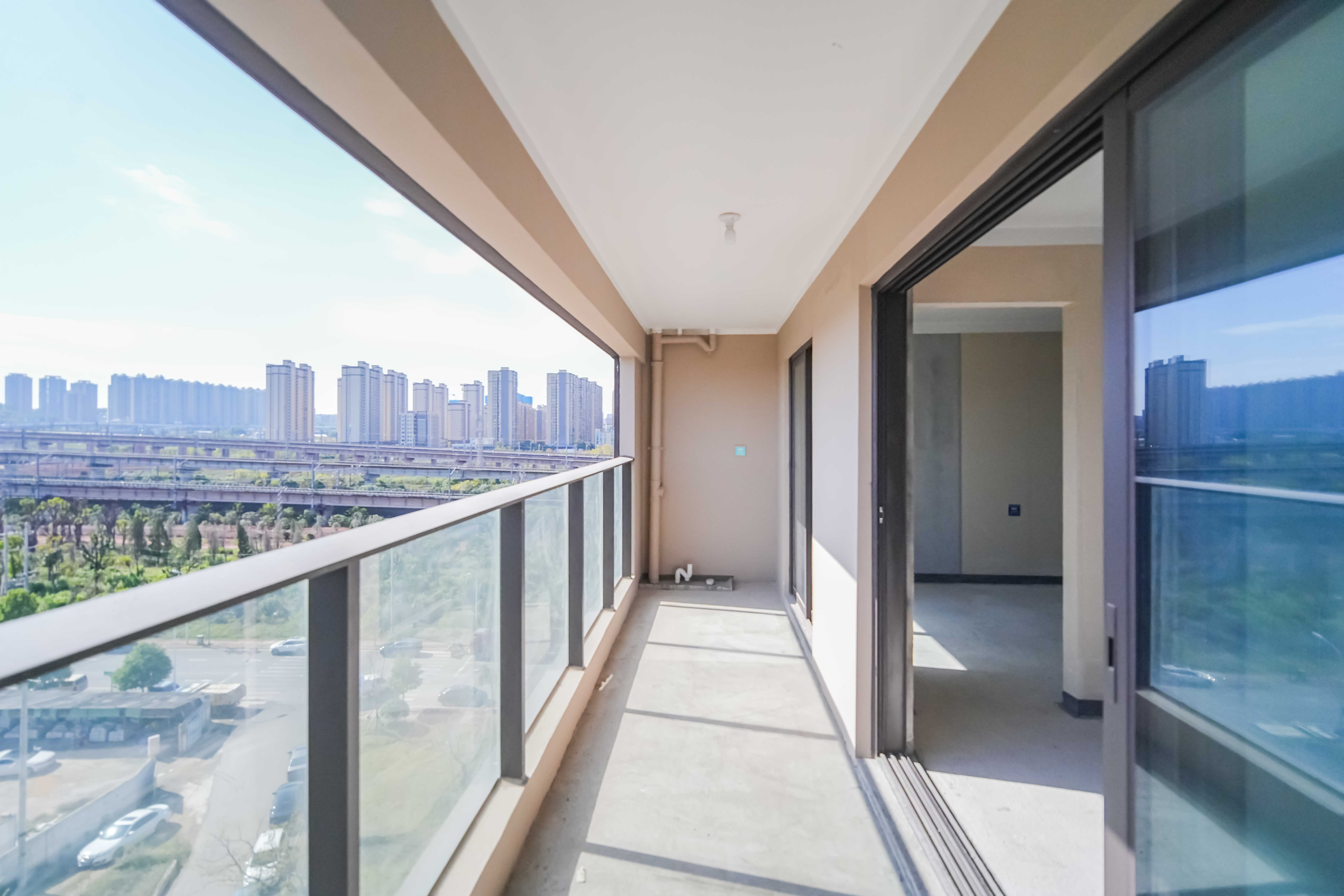 建发玖洲和玺  4室2厅2卫   190.00万其他
