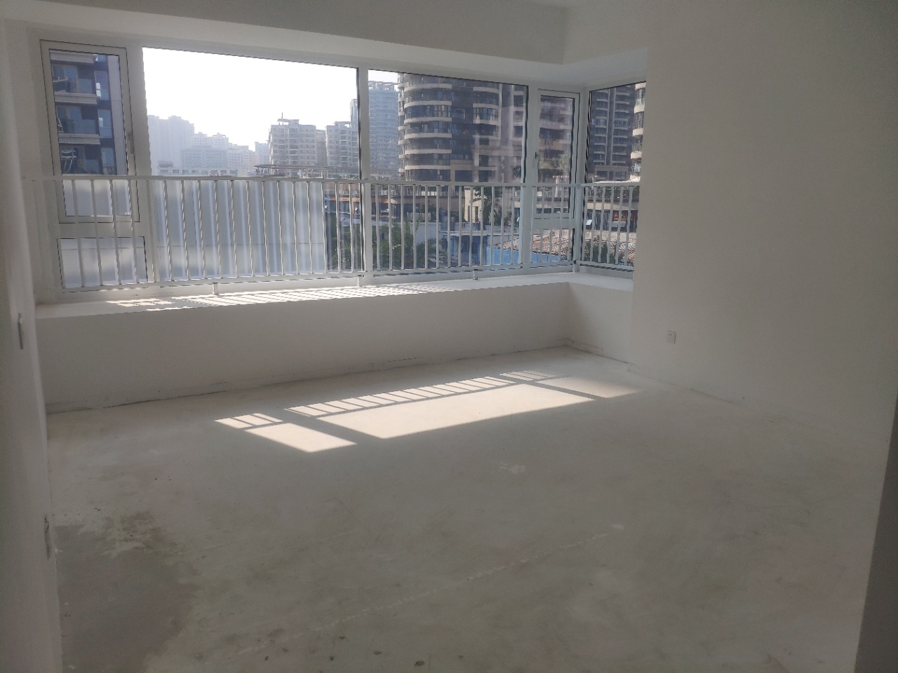 罗牛山玖悦台 3室2厅3卫 800.0万 罗牛山玖悦台 3室2厅3卫 800.0万室内图