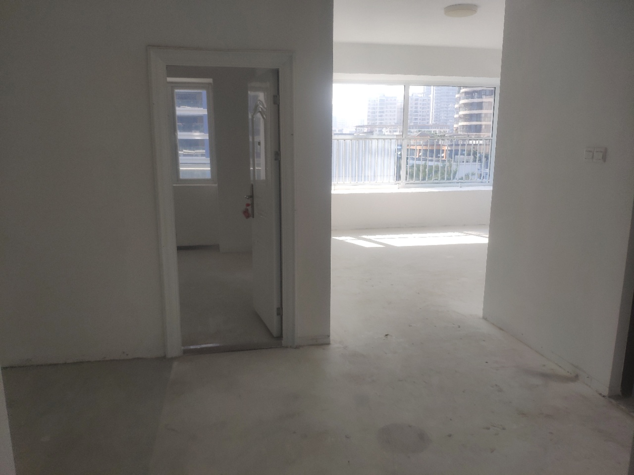 罗牛山玖悦台 3室2厅3卫 800.0万 罗牛山玖悦台 3室2厅3卫 800.0万室内图