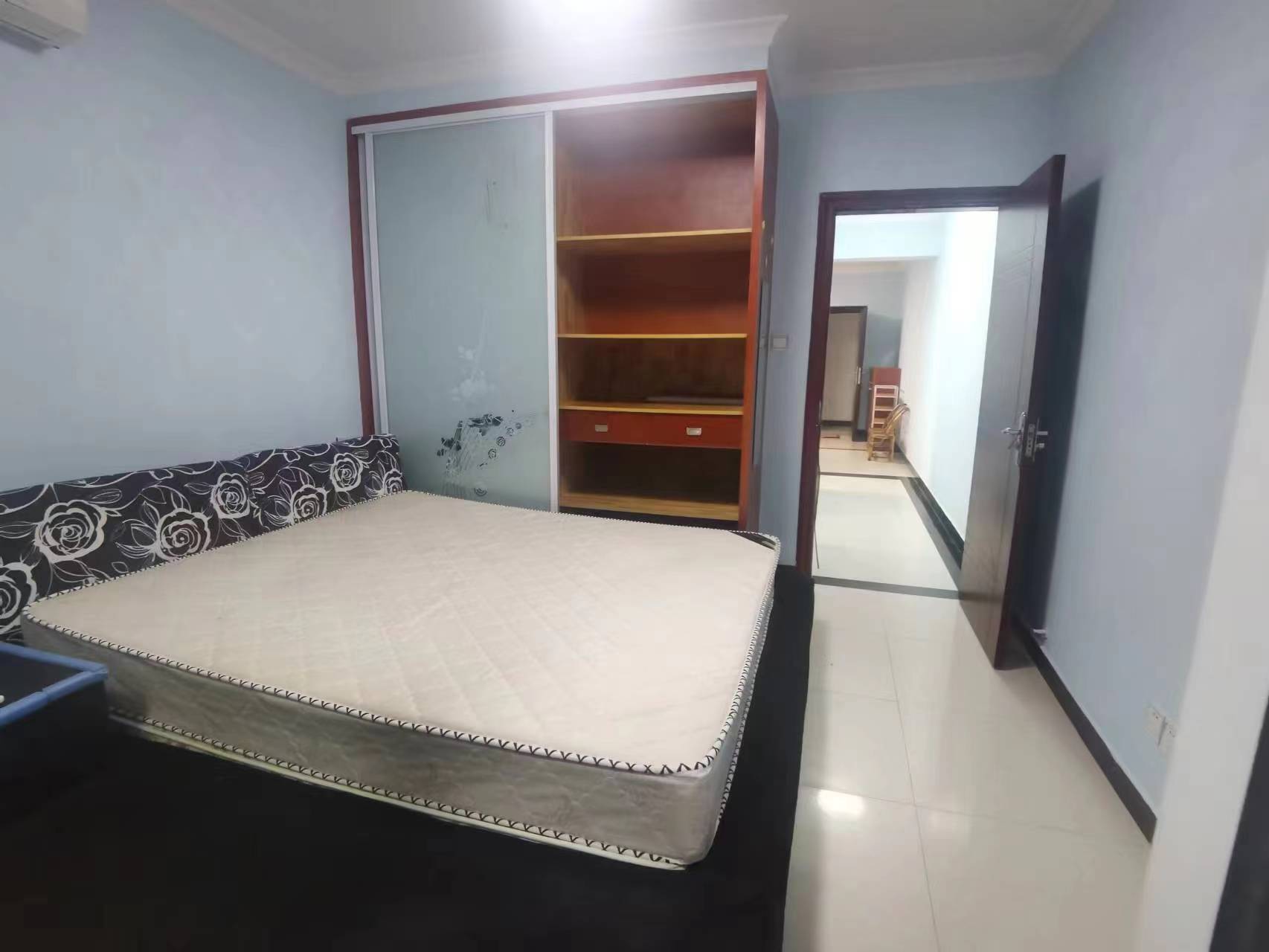 上峰苑(兰亭玥岛) 1室1厅1卫 1800.0元/月 上峰苑(兰亭玥岛) 1室1厅1卫 1800.0元/月室内图