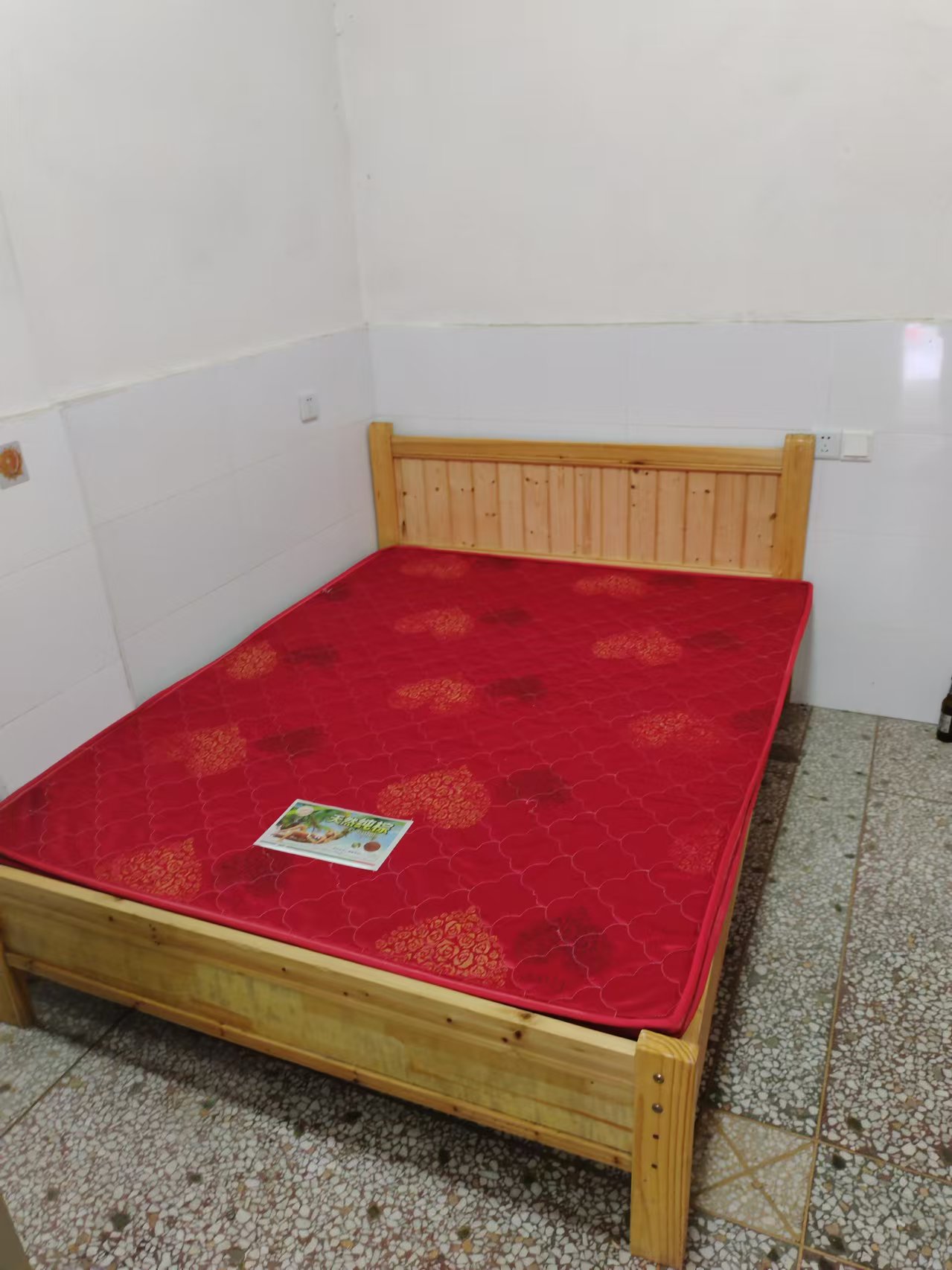 茶子山小区  1室1厅1卫   1100.00元/月室内图