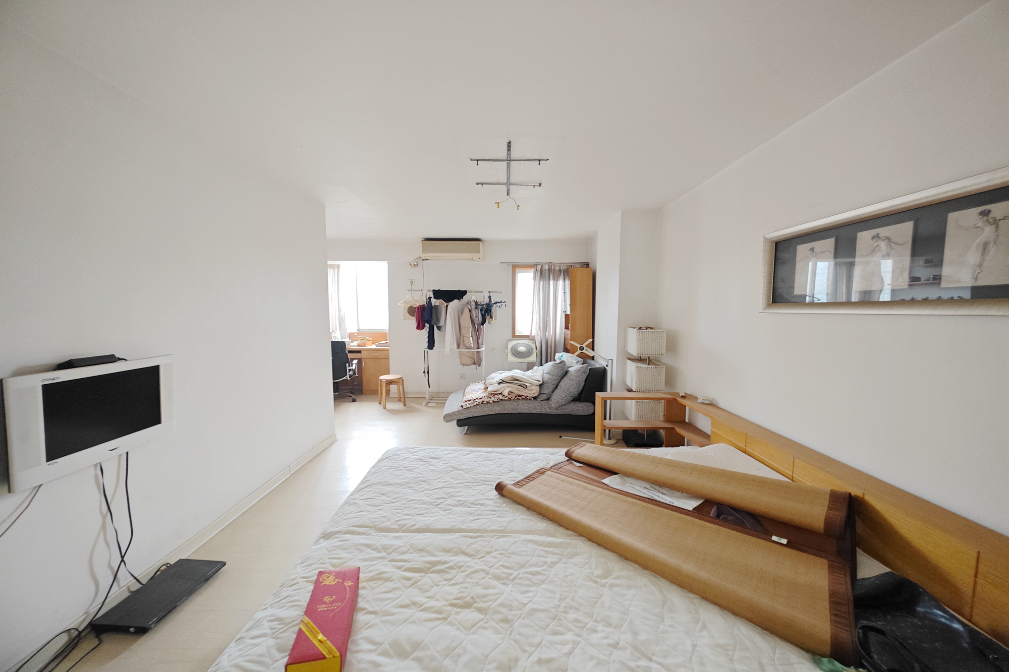 宏景名厦  2室1厅1卫   65.00万卧室