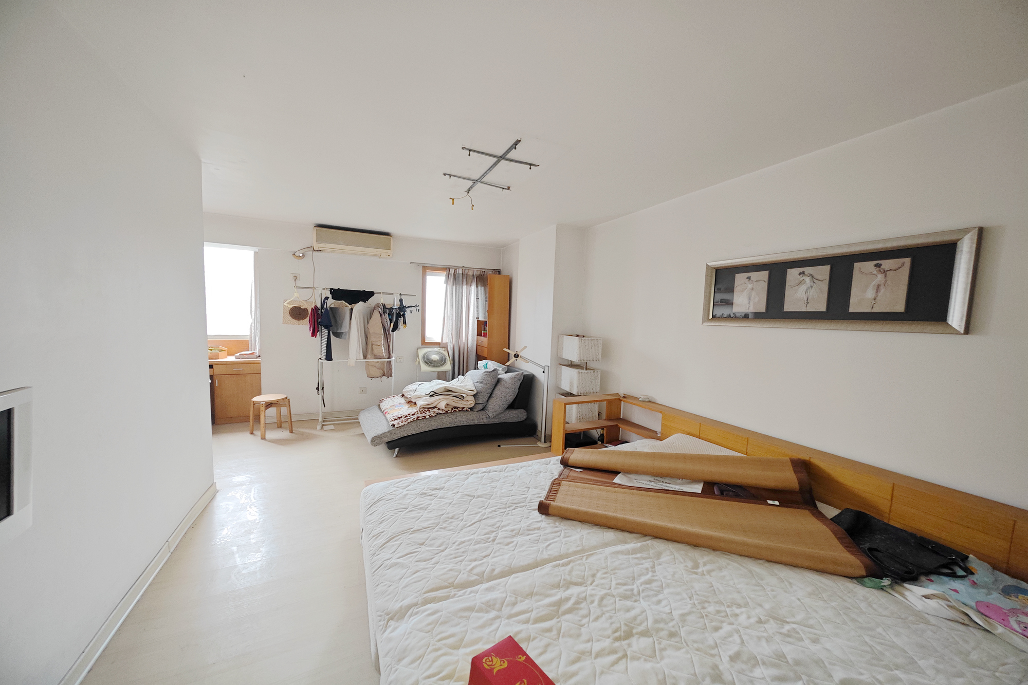 宏景名厦  2室1厅1卫   65.00万卧室