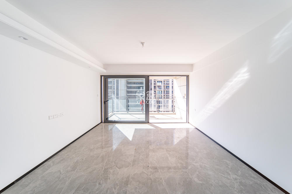 保利天汇  4室2厅2卫    175.0万