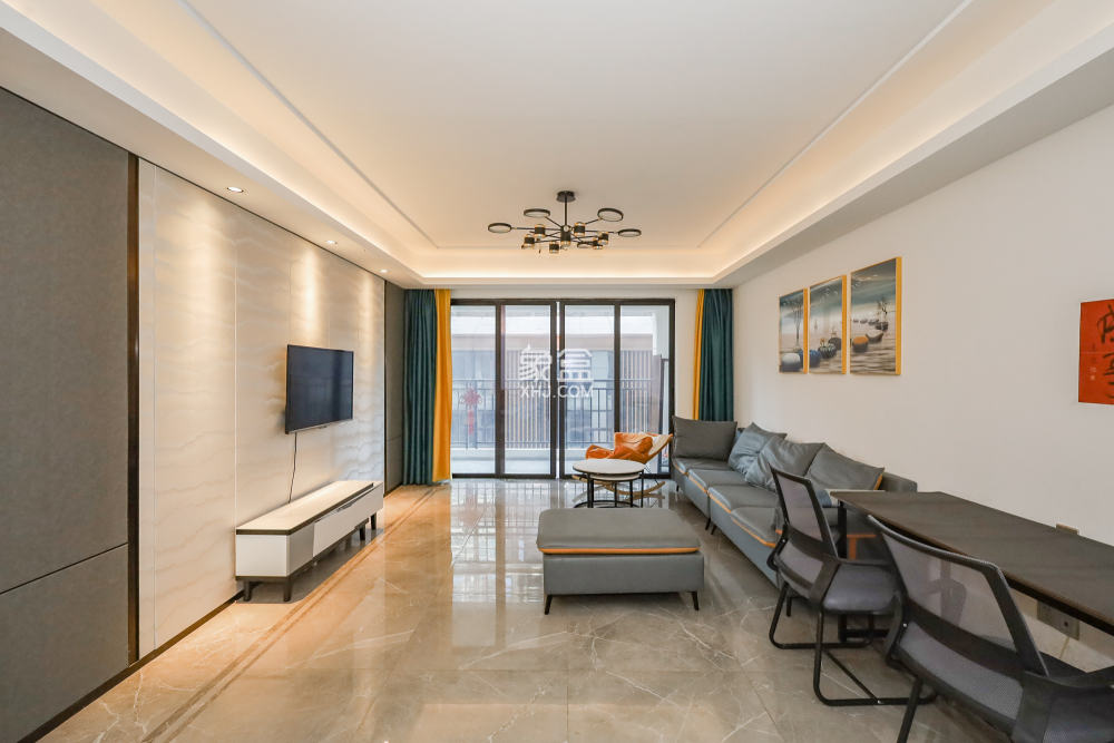 金茂建发泊悦  4室2厅2卫    165.0万