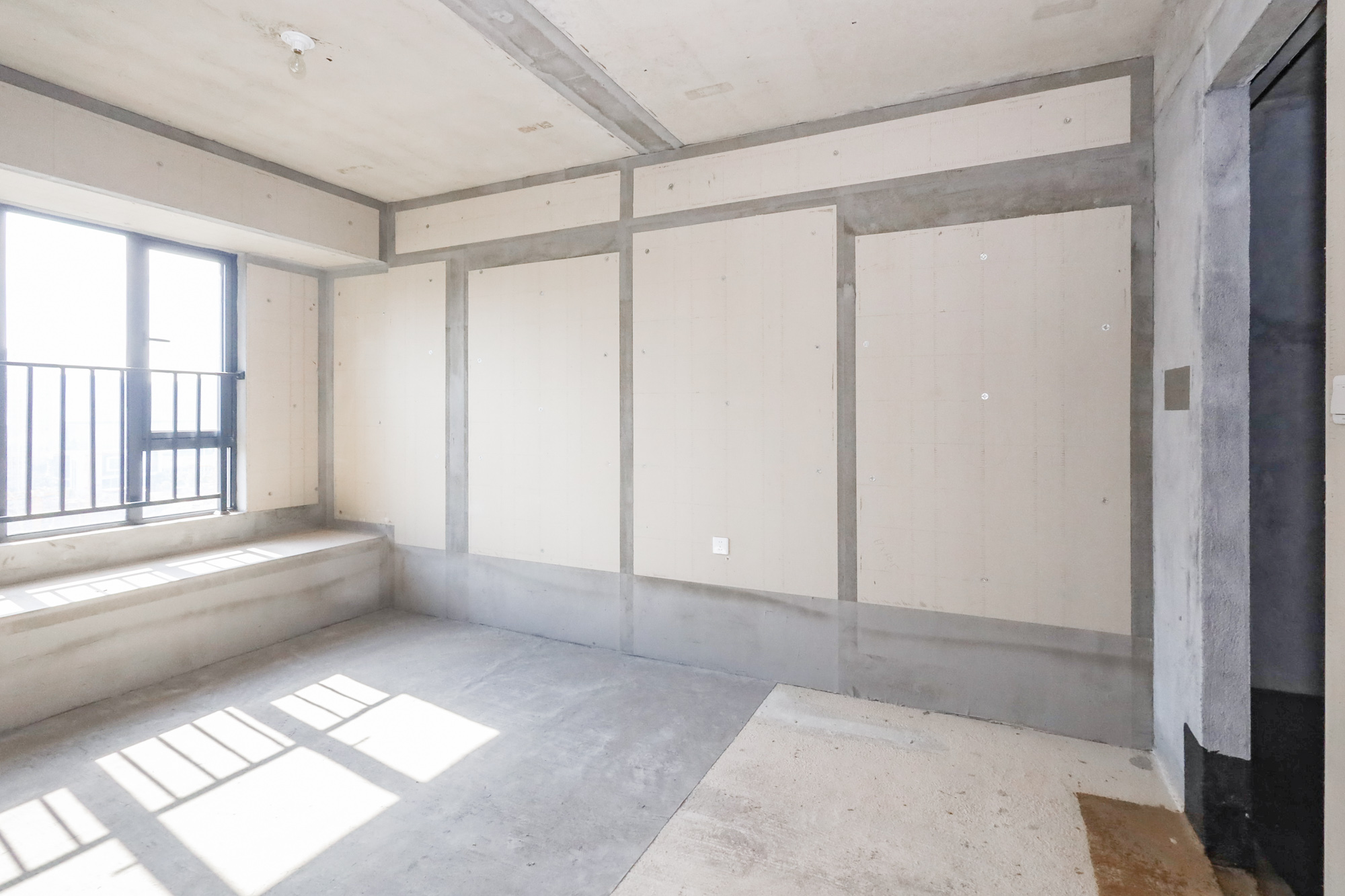 轨道中建麓江府  3室2厅2卫   155.00万卧室