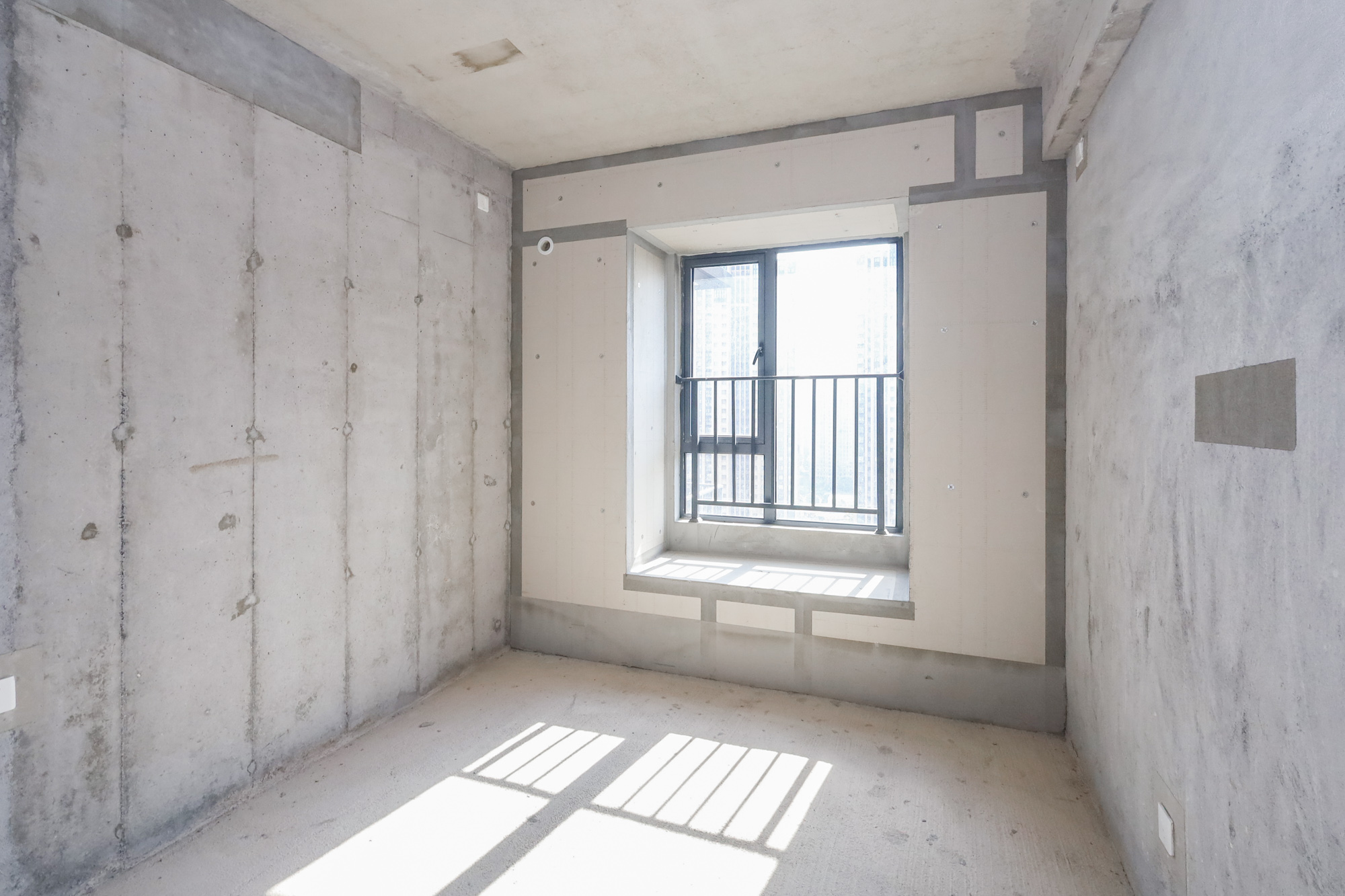 轨道中建麓江府  3室2厅2卫   155.00万卧室