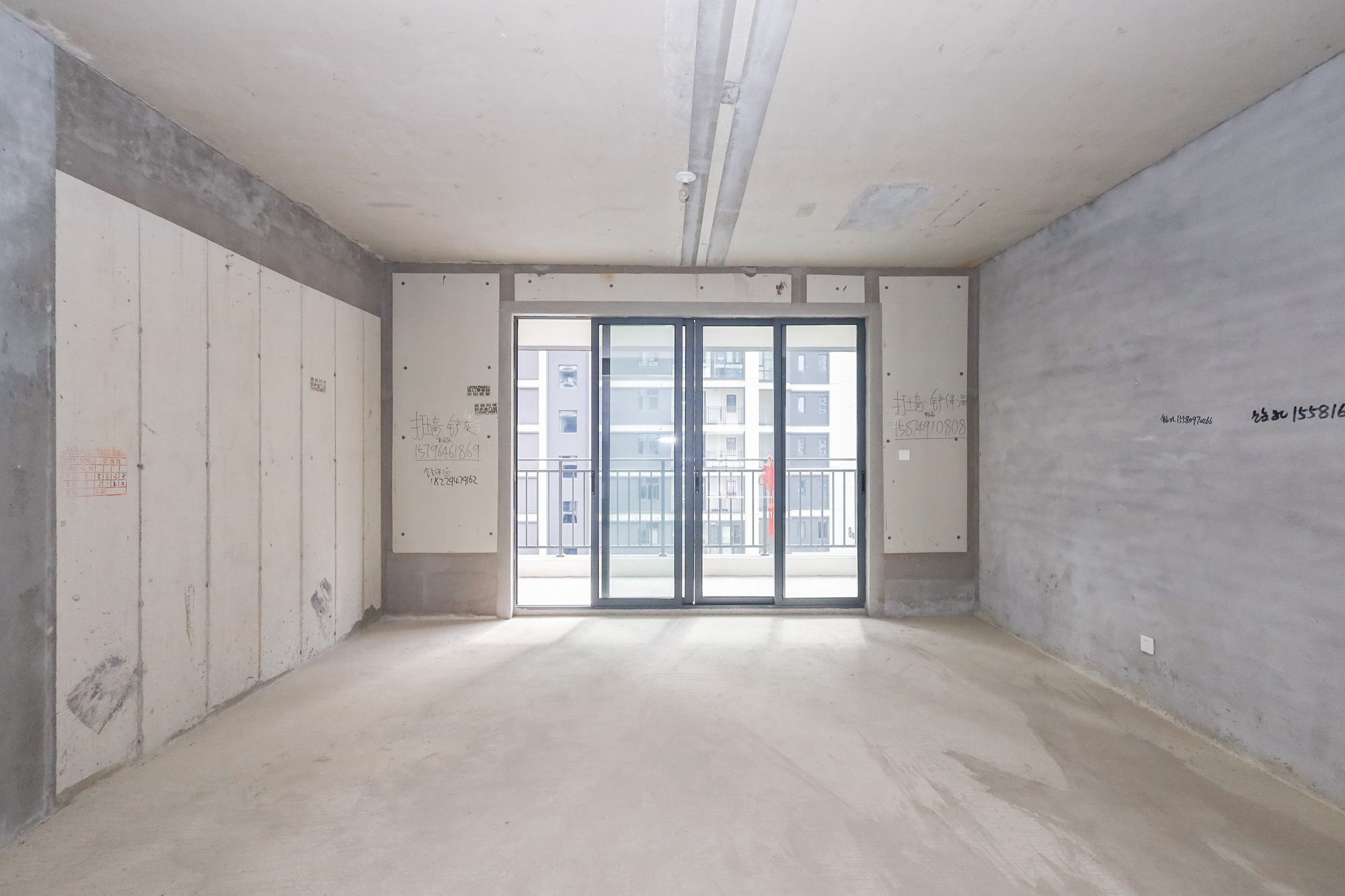 轨道中建麓江府  5室2厅3卫   285.00万