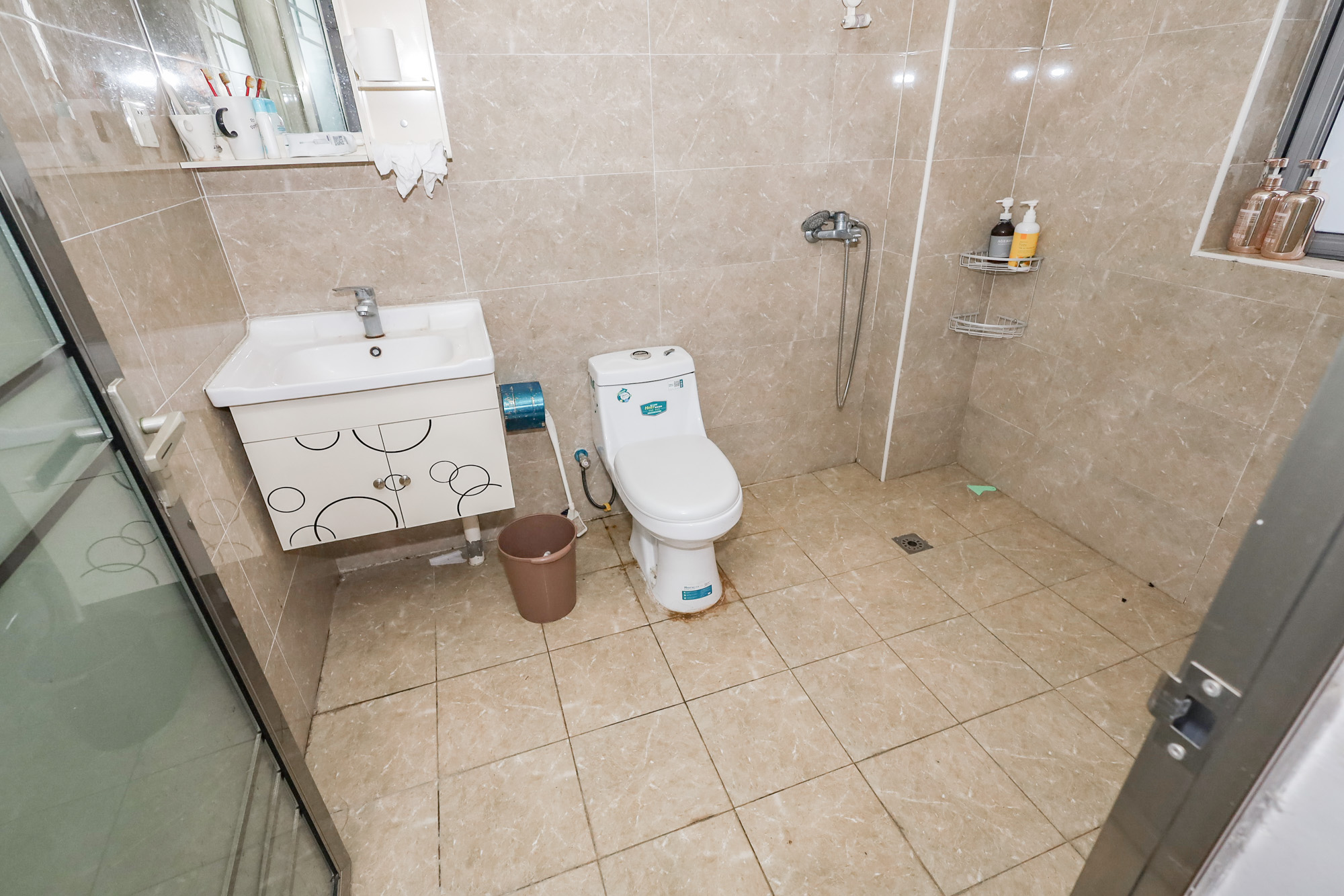 八方小区B区  4室2厅1卫    543.0万 八方小区B区  4室2厅1卫    543.0万卫生间