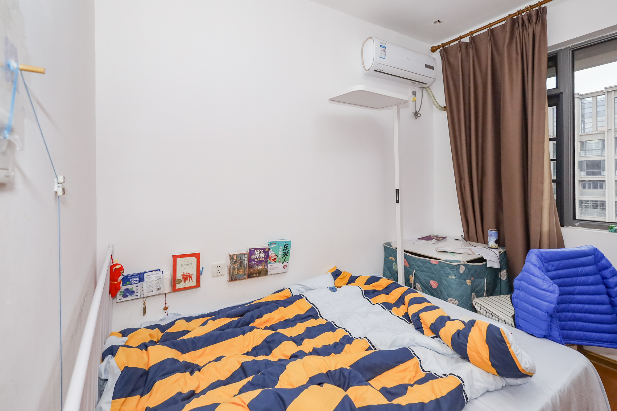 八方小区B区  4室2厅1卫    543.0万卧室