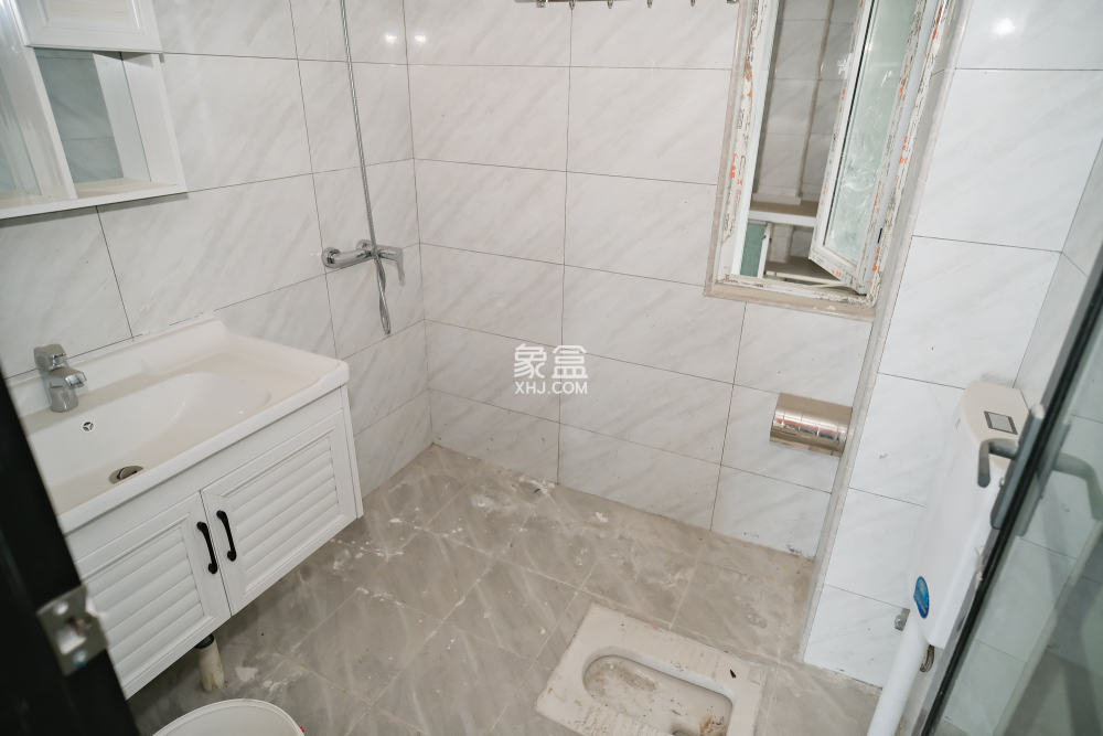 山水湾 3室2厅1卫 1800.0元/月 山水湾 3室2厅1卫 1800.0元/月室内图