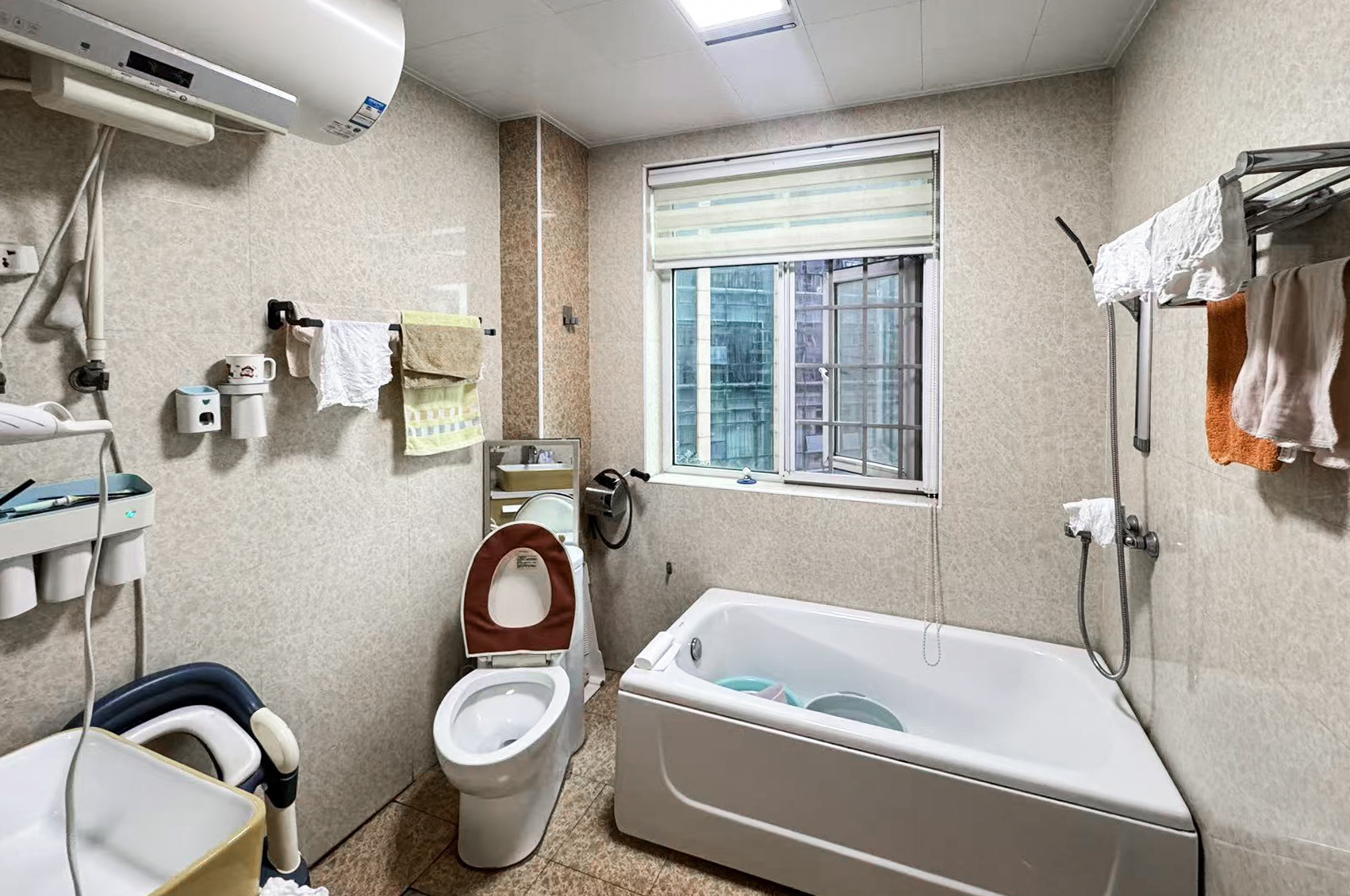 格林星城  4室2厅2卫    105.0万 格林星城  4室2厅2卫    105.0万卫生间