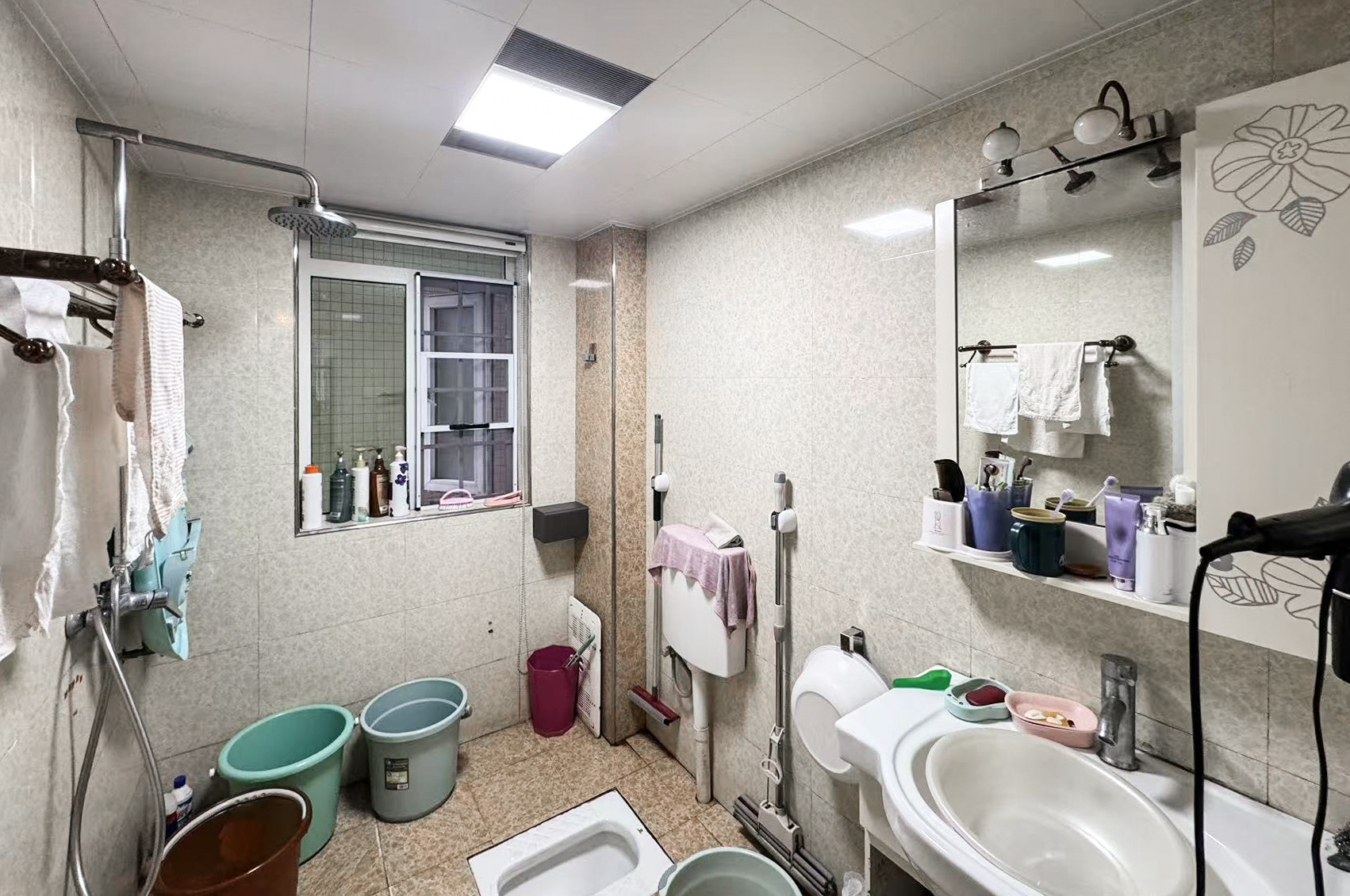 格林星城  4室2厅2卫    105.0万 格林星城  4室2厅2卫    105.0万卫生间