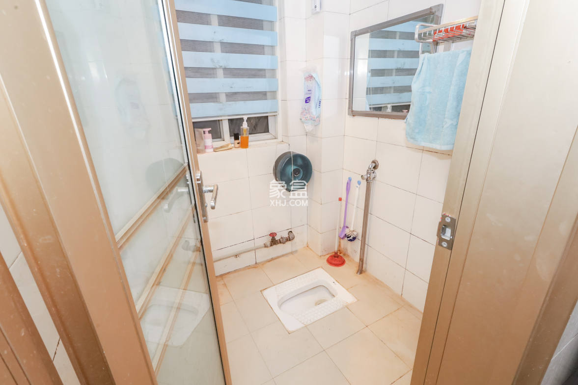 德润园 3室2厅1卫 72.8万 德润园 3室2厅1卫 72.8万卫生间