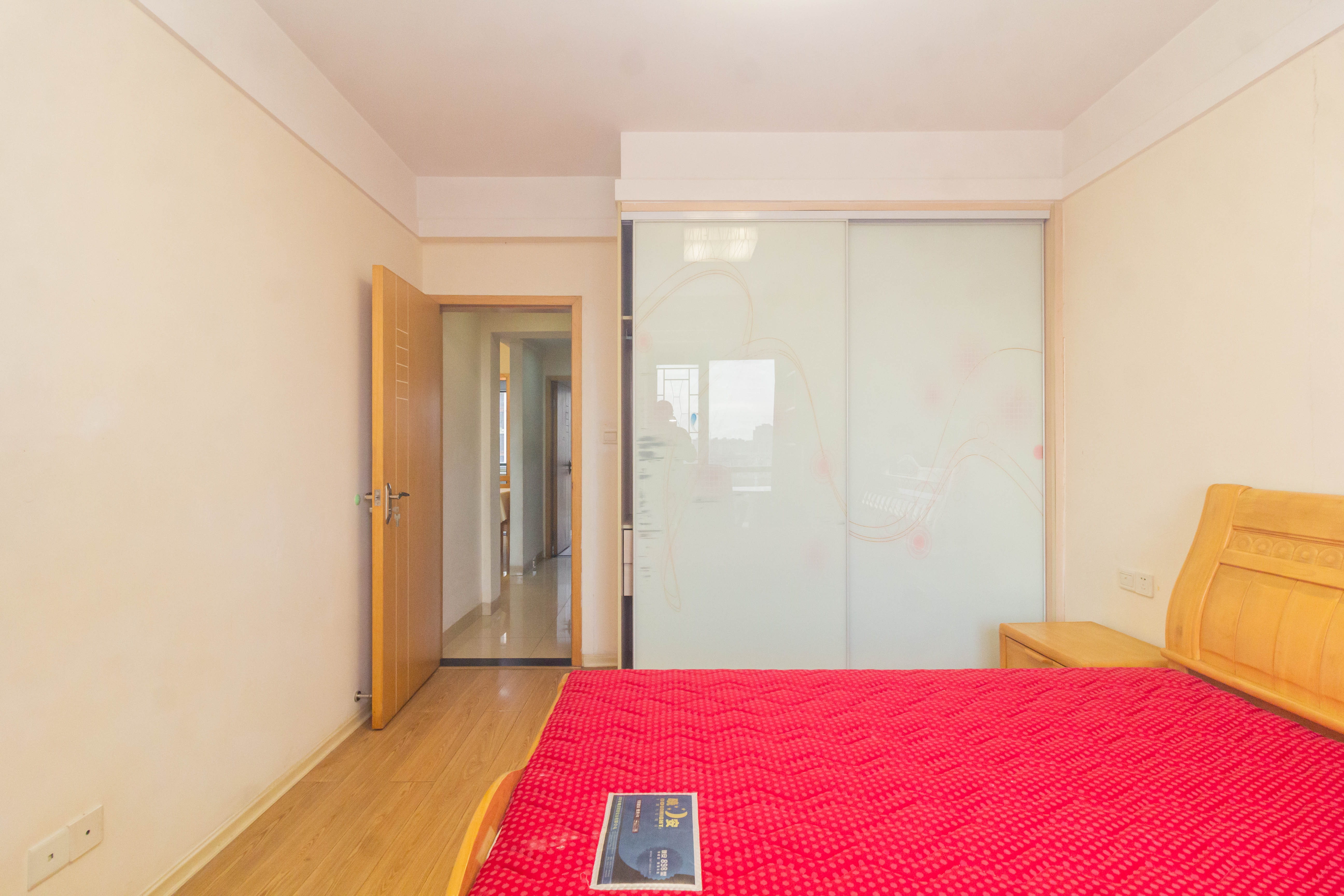 旭辉华庭 3室2厅2卫 85.6万 旭辉华庭 3室2厅2卫 85.6万卧室