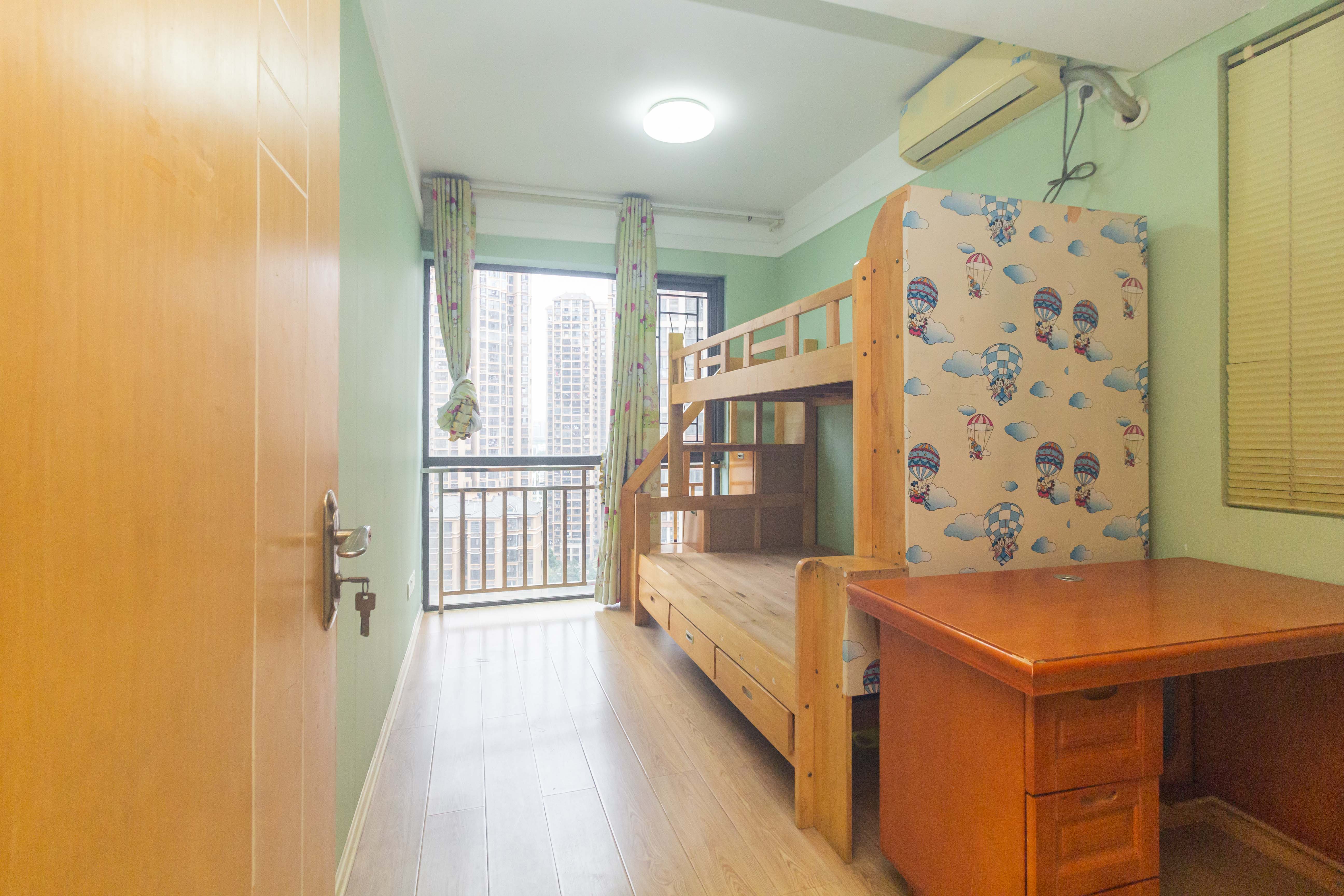 旭辉华庭 3室2厅2卫 85.6万 旭辉华庭 3室2厅2卫 85.6万卧室