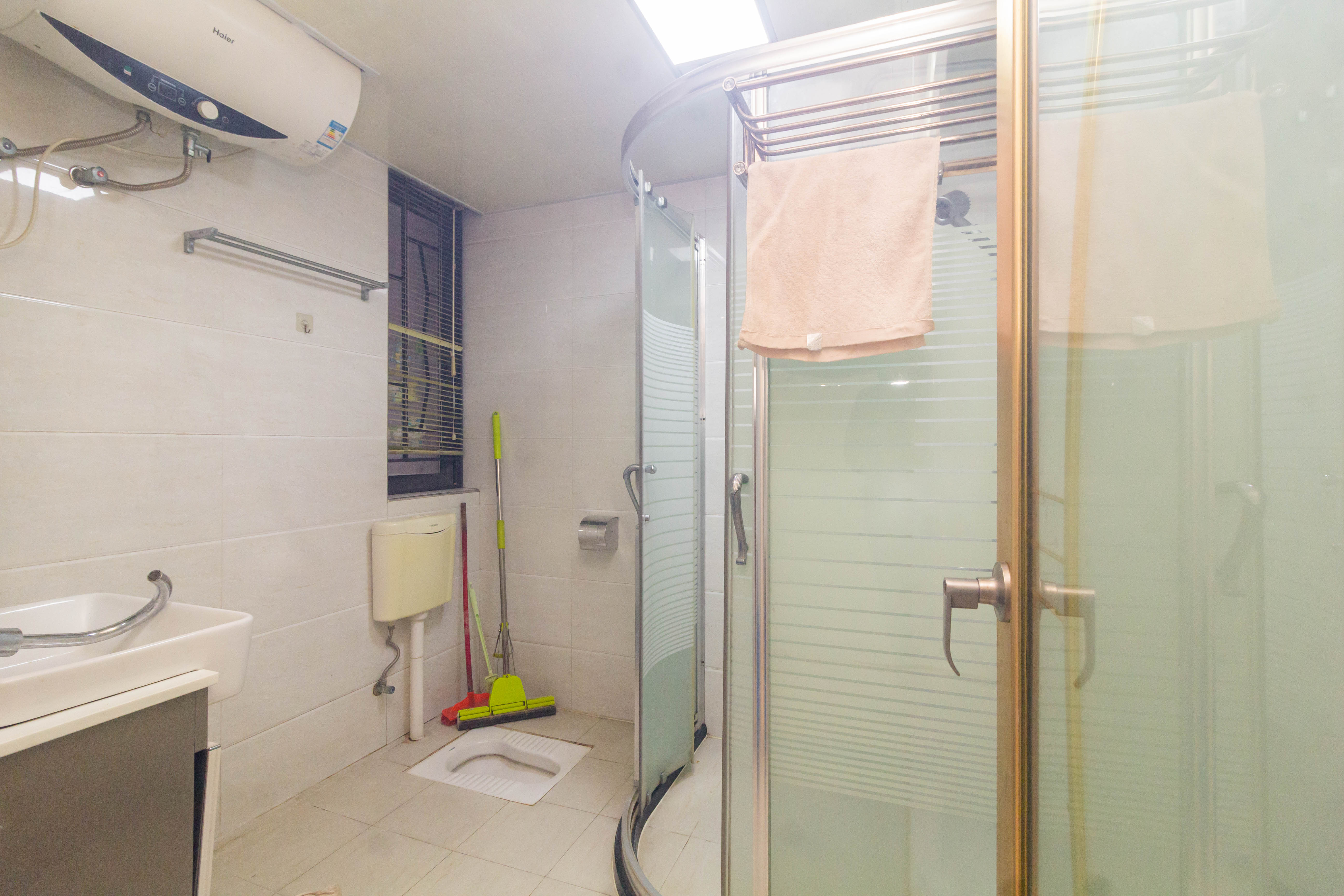 旭辉华庭 3室2厅2卫 85.6万 旭辉华庭 3室2厅2卫 85.6万卧室