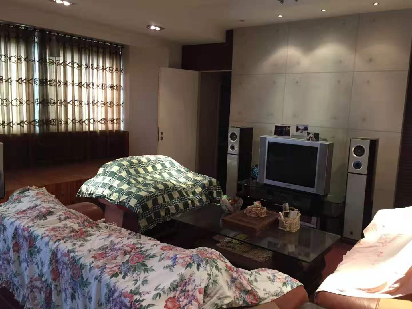 迎宾大厦  3室2厅2卫    4300.0元/月 迎宾大厦  3室2厅2卫    4300.0元/月室内图