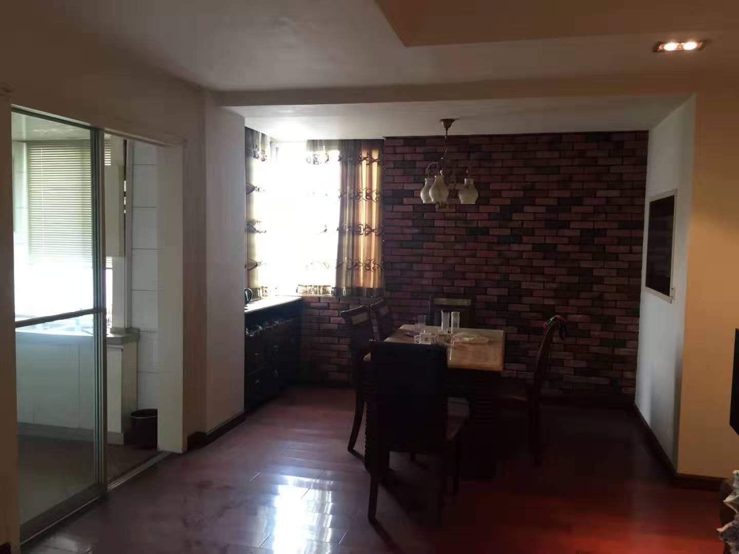 迎宾大厦  3室2厅2卫    4300.0元/月 迎宾大厦  3室2厅2卫    4300.0元/月室内图