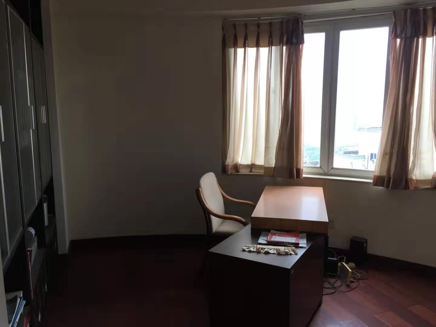 迎宾大厦  3室2厅2卫    4300.0元/月 迎宾大厦  3室2厅2卫    4300.0元/月室内图