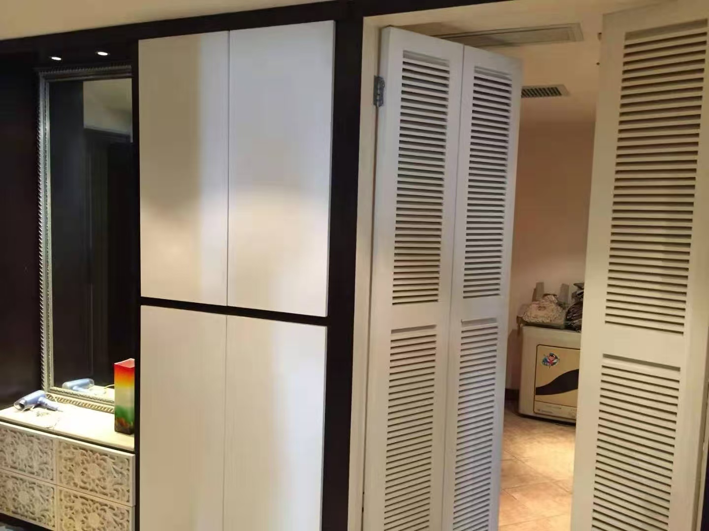 迎宾大厦  3室2厅2卫    4300.0元/月 迎宾大厦  3室2厅2卫    4300.0元/月室内图