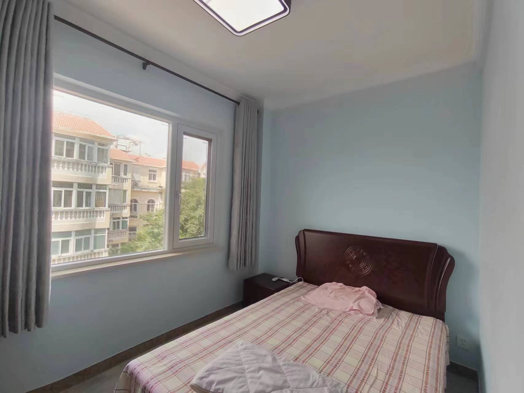 全景花园  5室2厅2卫    420.0万 全景花园  5室2厅2卫    420.0万室内图1