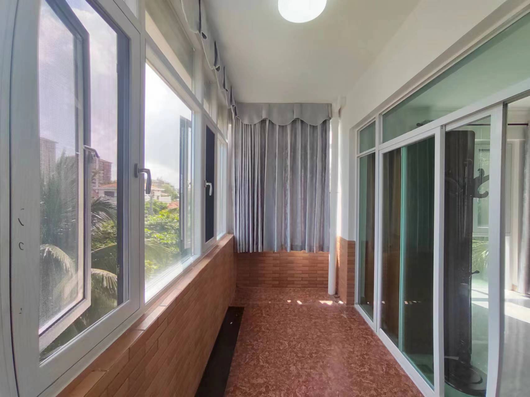 全景花园  5室2厅2卫    420.0万 全景花园  5室2厅2卫    420.0万室内图