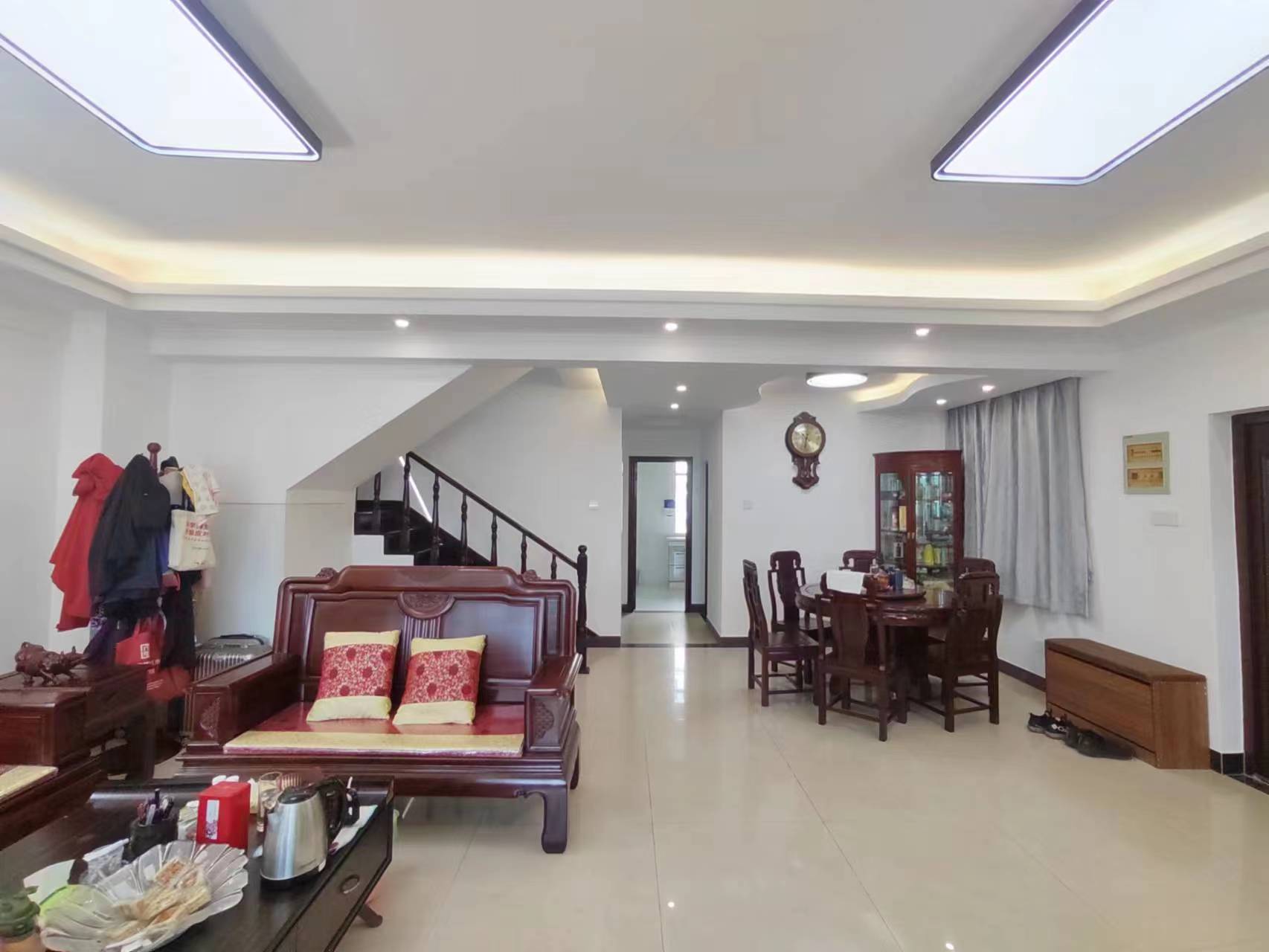 全景花园  5室2厅2卫    420.0万 全景花园  5室2厅2卫    420.0万室内图