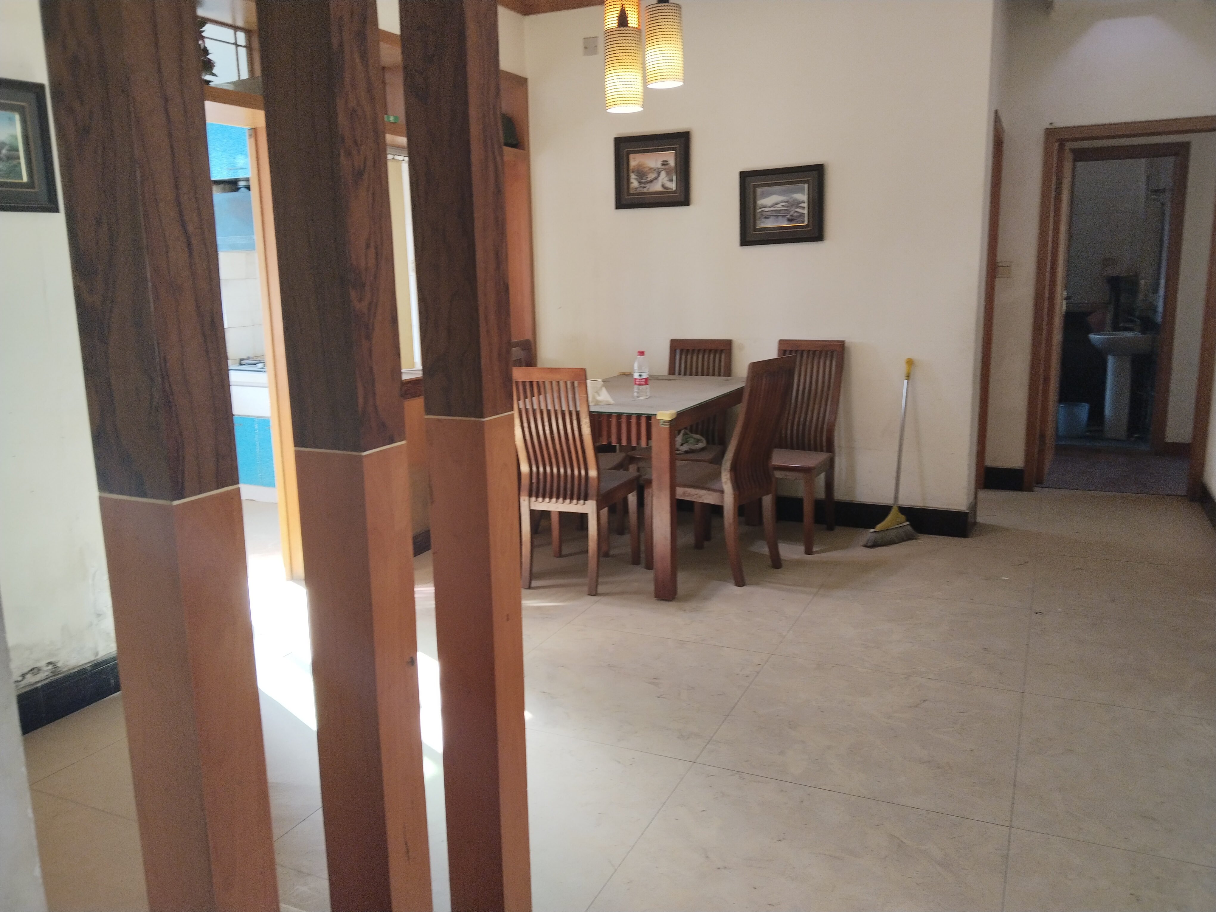 湘银二期世纪花园  3室2厅2卫   25.00万 湘银二期世纪花园  3室2厅2卫   25.00万室内图