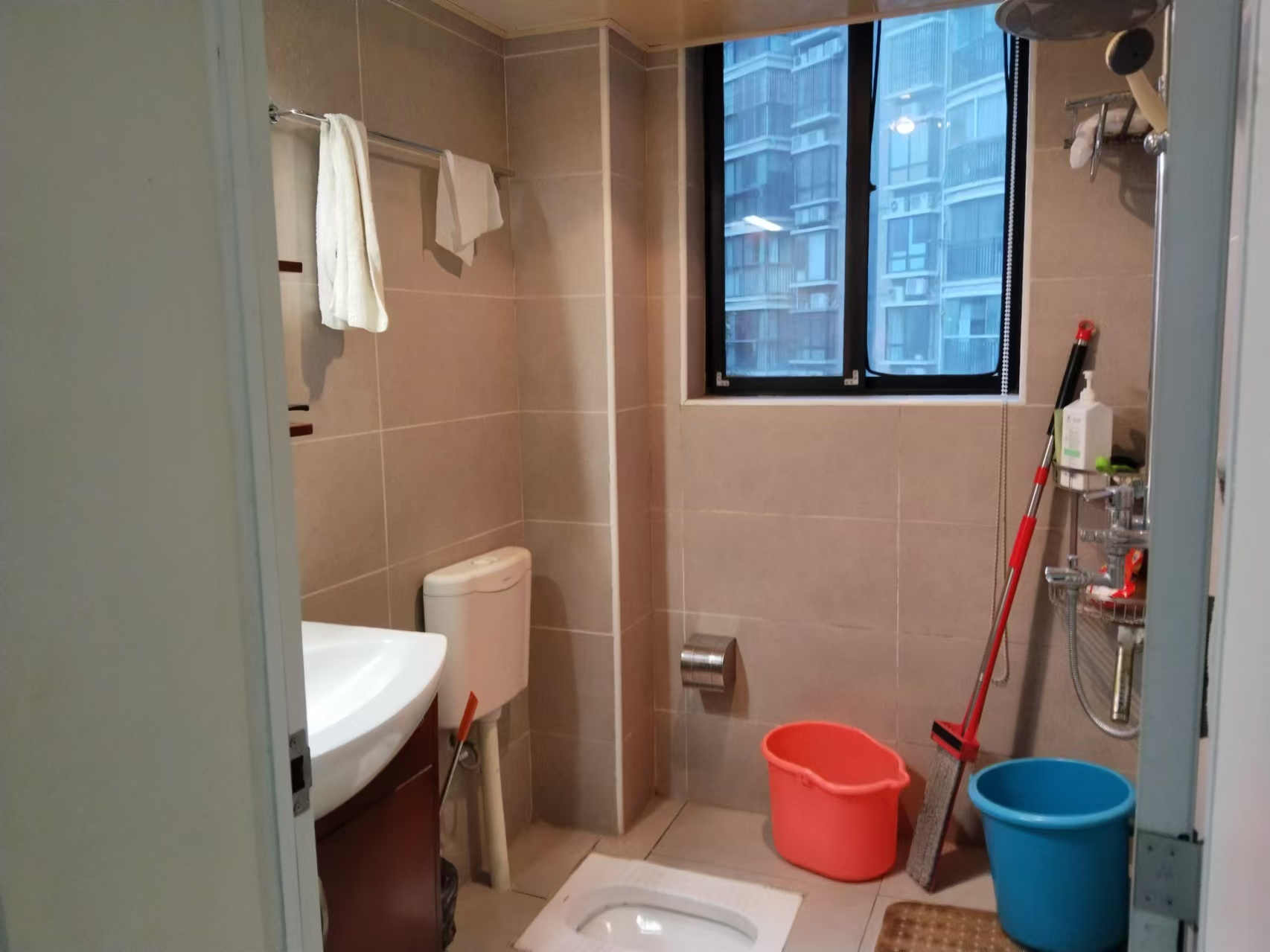 湘银三期水岸蓝郡 3室2厅2卫 85.0万 湘银三期水岸蓝郡 3室2厅2卫 85.0万室内图